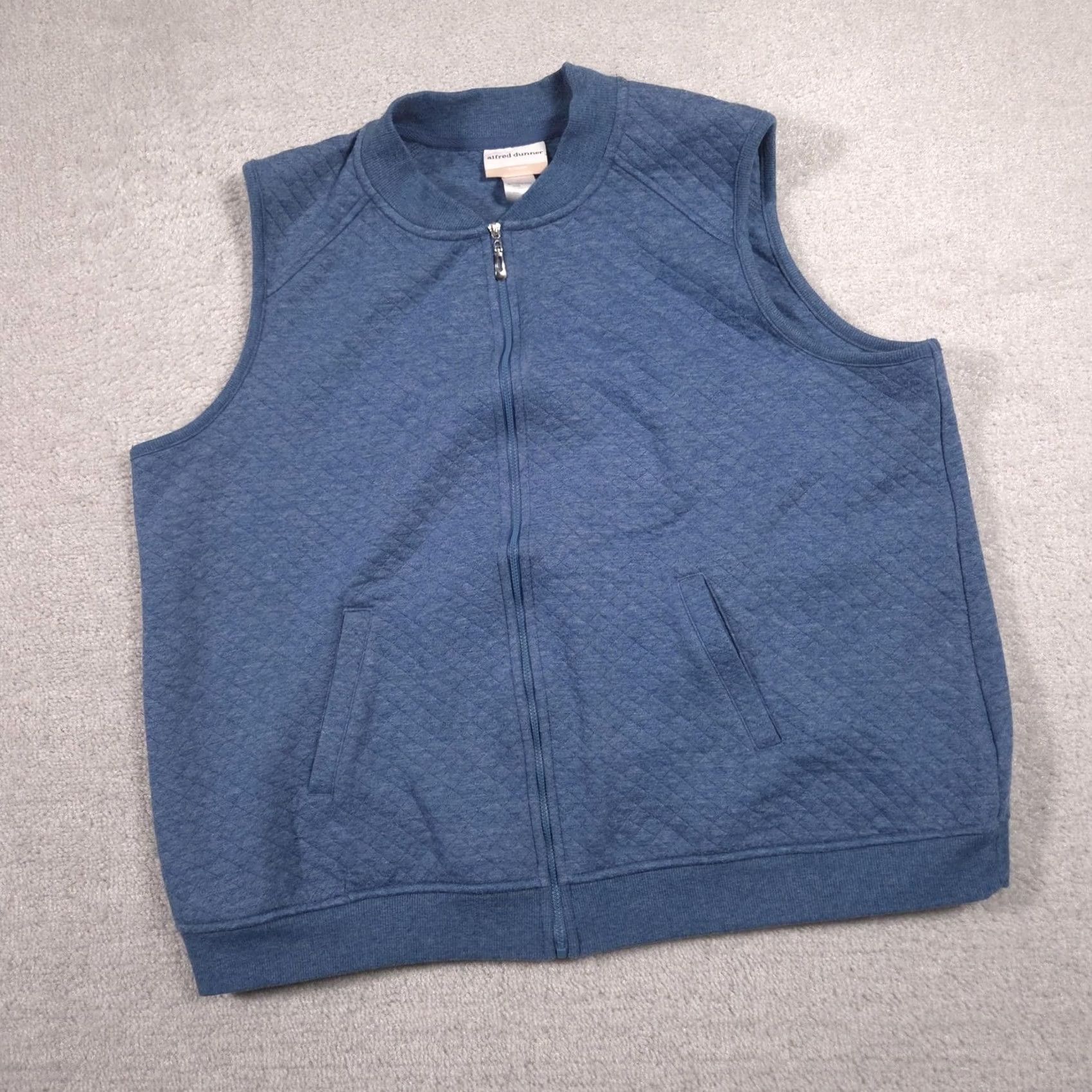 Vintage Alfred Dunner Vest Womens 1X Blue Quilted Knit Full Zip Pockets Casual Vest Womens 1X Blue Quilted Knit Full Zip Pockets Casual Size XL / US 12-14 / IT 48-50 - 2 Thumbnail