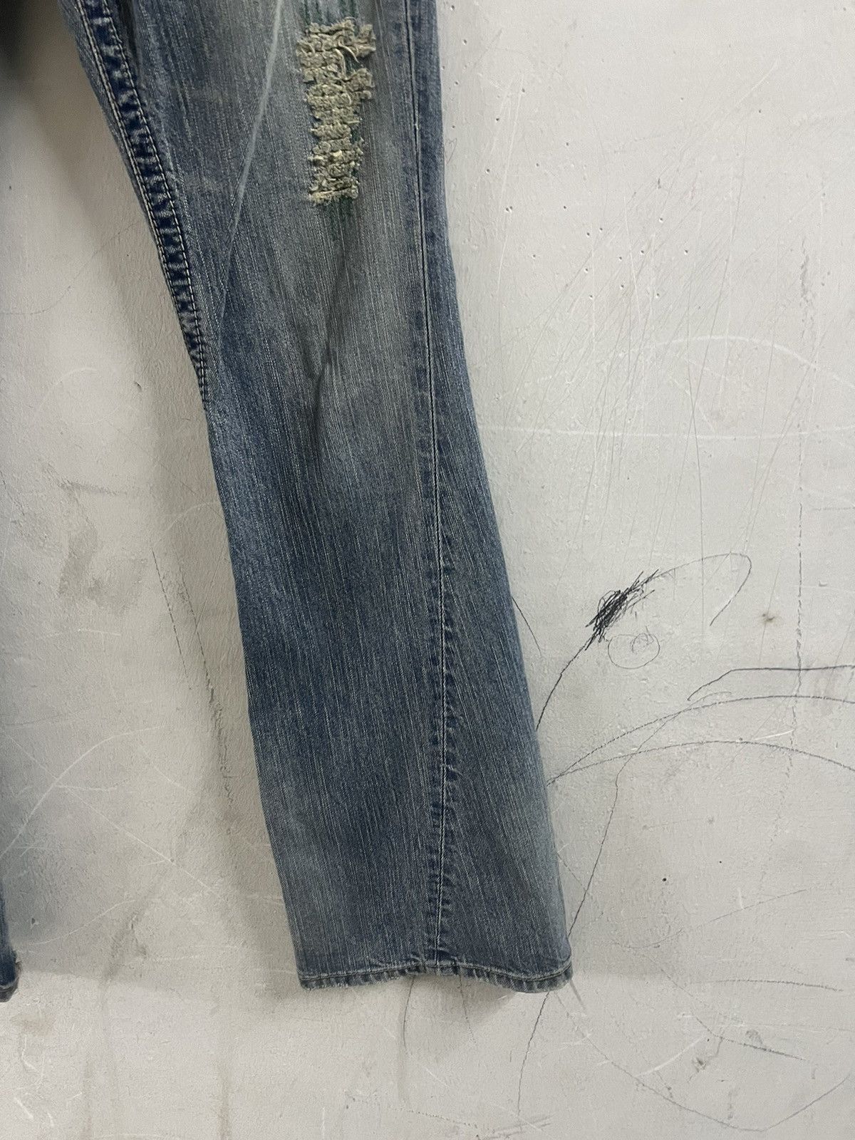 Designer × Japanese Brand FLARED LOW RISE SEVEN TEEN DISTRESSED DENIM PANT Size US 29 - 4 Thumbnail