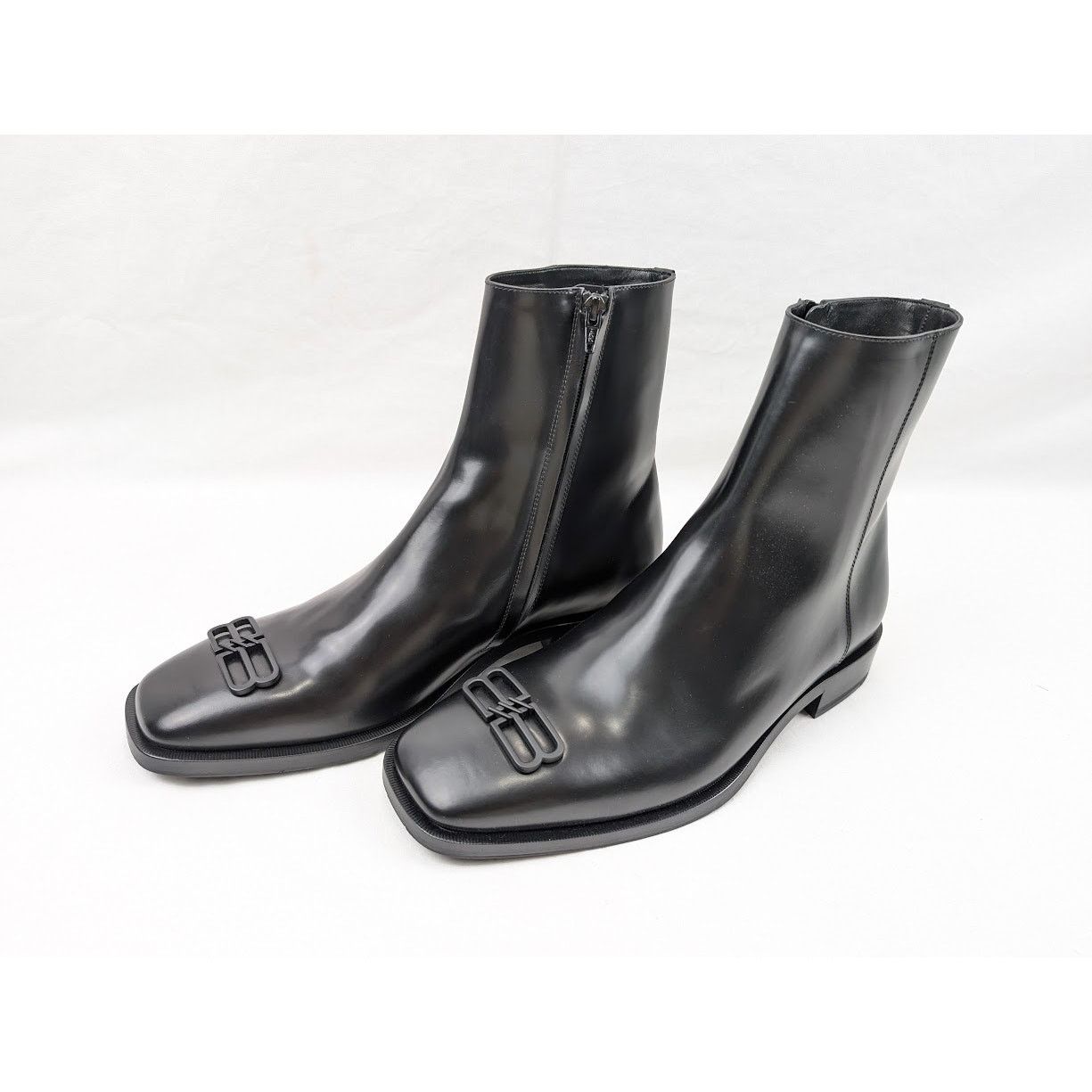 Balenciaga o1rshd1 Smooth Calf BB Matt Icon Bootie in Black/Black Size US 10 / EU 43 - 17 Thumbnail