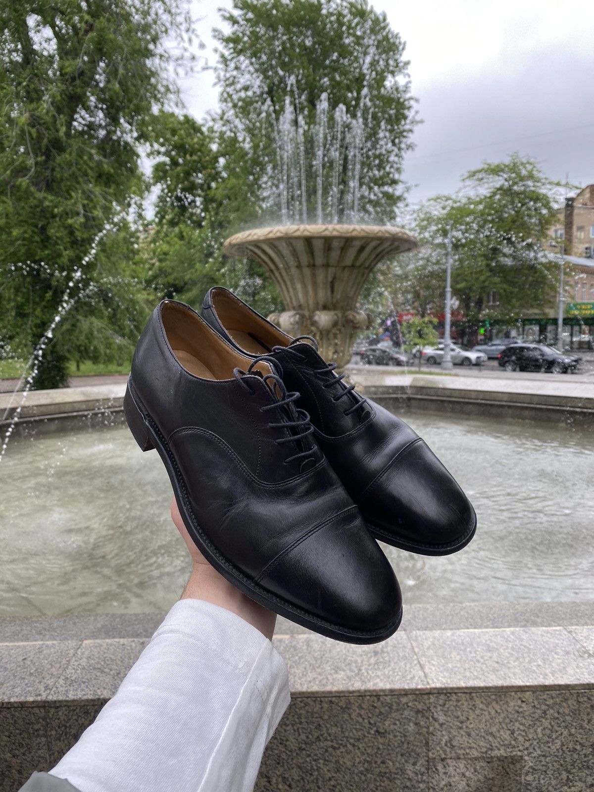 Loake Loake Oxford Cap Toe Dress Shoes Goodyear Welt Size US 8 / EU 41 - 2 Thumbnail