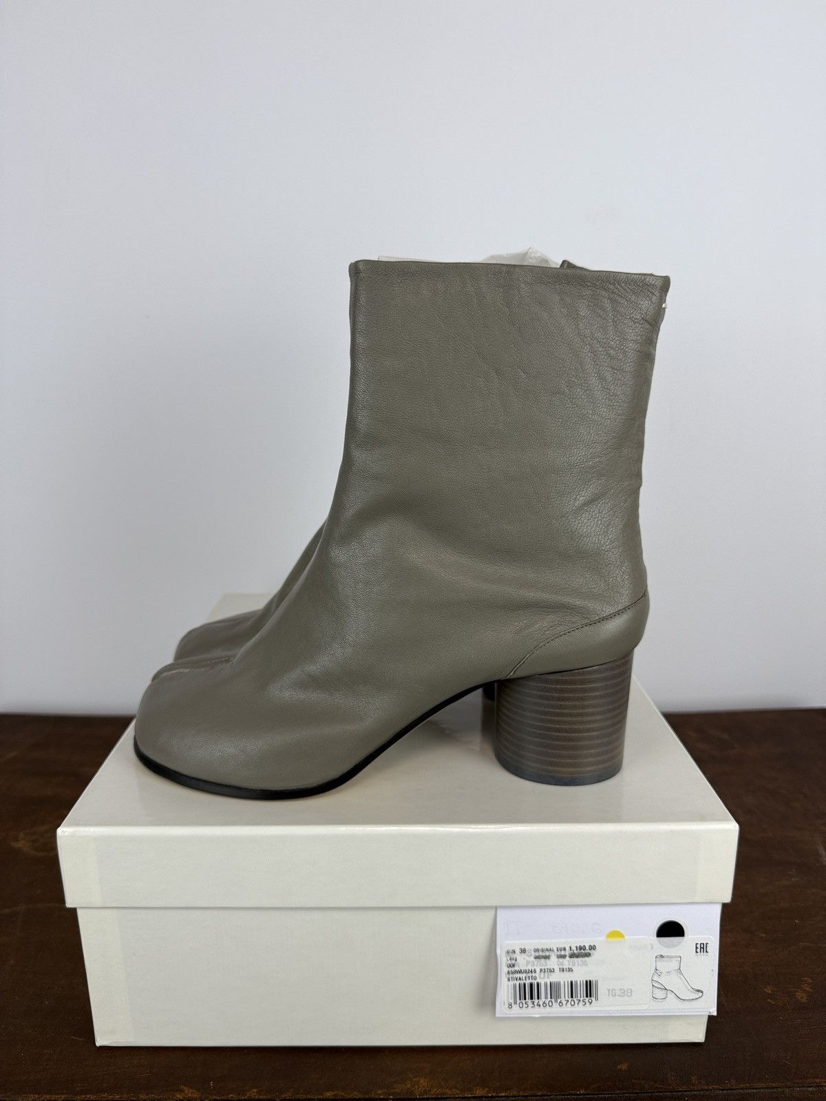 Maison Margiela Taupe Maison Martin Margiela Tabi ankle boots (new with box) Size US 7.5 / IT 37.5 - 4 Thumbnail
