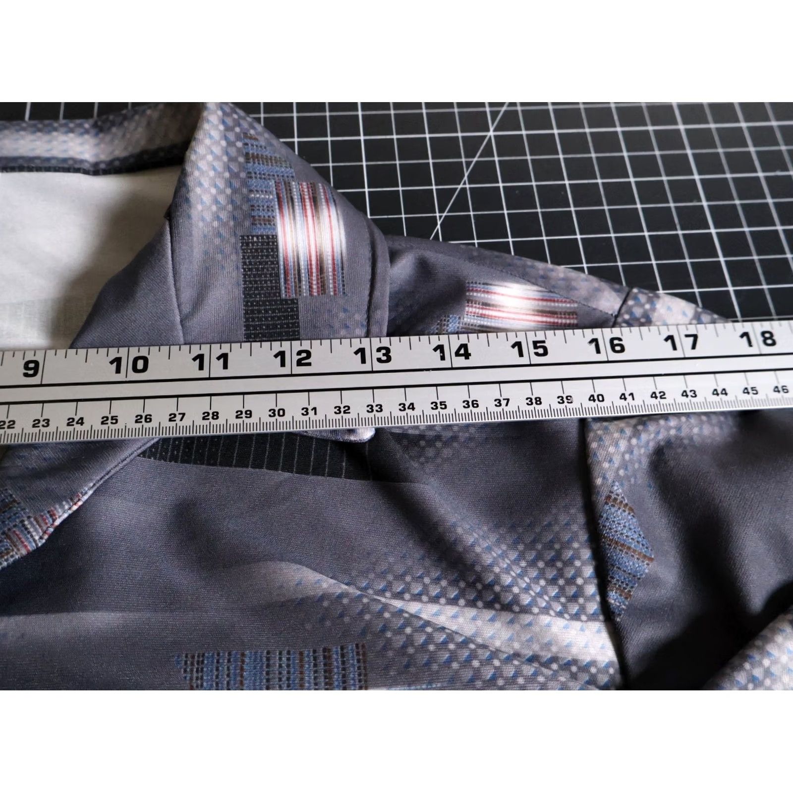Vintage VINTAGE Montgomery Ward Shirt Mens Medium Gray Abstract Camp Collar Acetate VTG Size US M / EU 48-50 / 2 - 7 Thumbnail