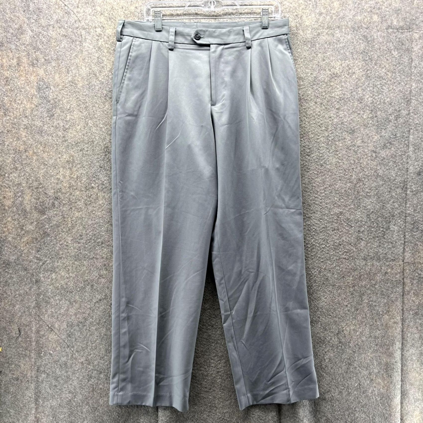 Izod Izod Pants Men 33x30 Gray Chino Pleated Regular Rise Vintage? No (keep as is) Size US 33 - 2 Thumbnail