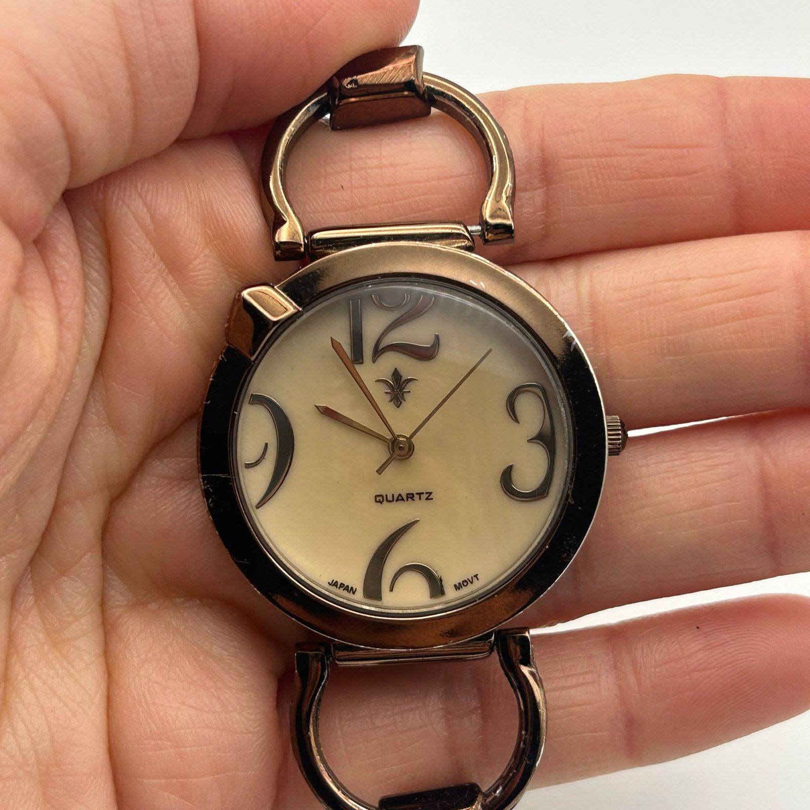 Other Gold Tone Women Watch Fleur-de-lis Emblem Oversized Dial Size ONE SIZE - 6 Thumbnail