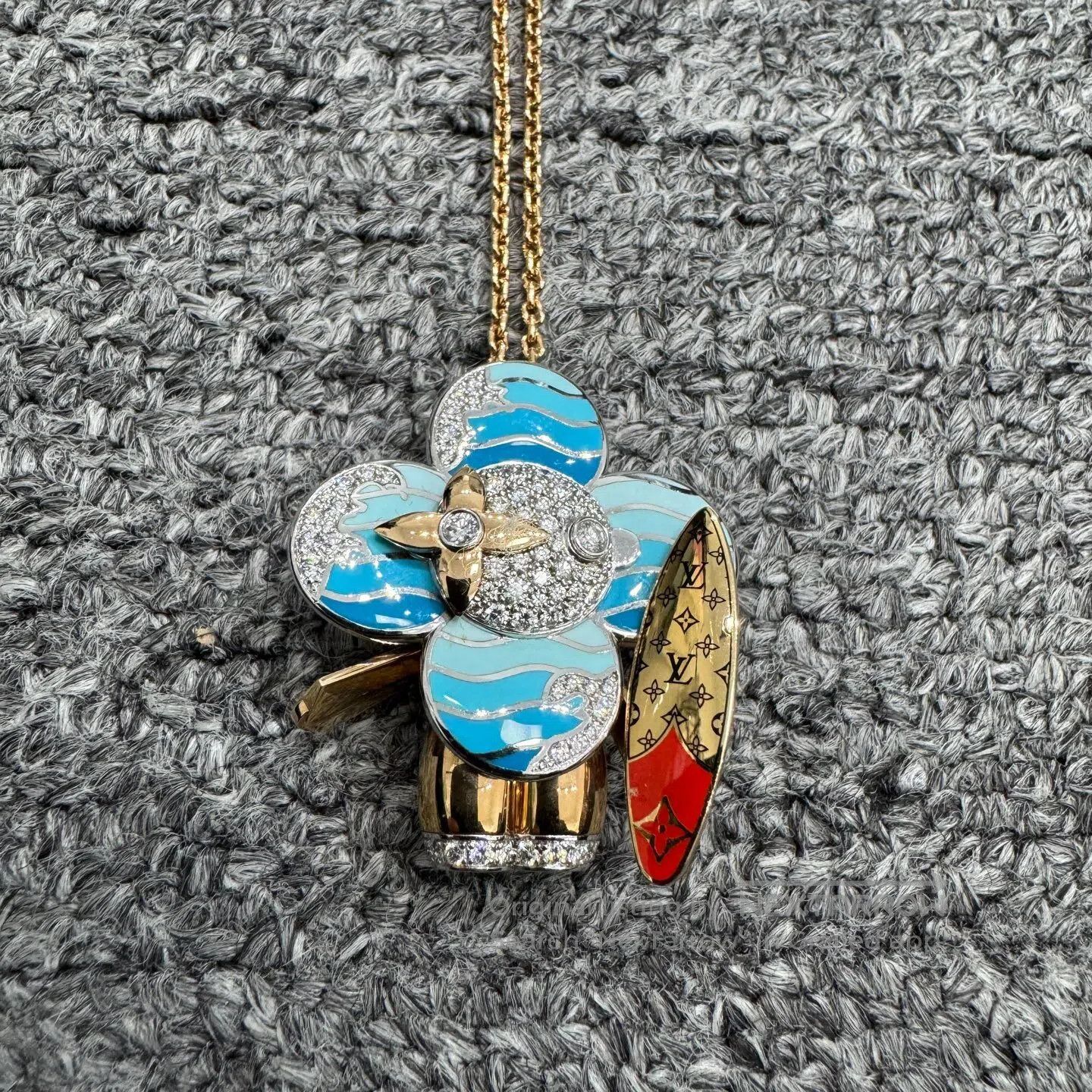 Louis Vuitton Louis Vuitton Gaozhu Vivienne Surfing Necklace| Size ONE SIZE - 1 Thumbnail