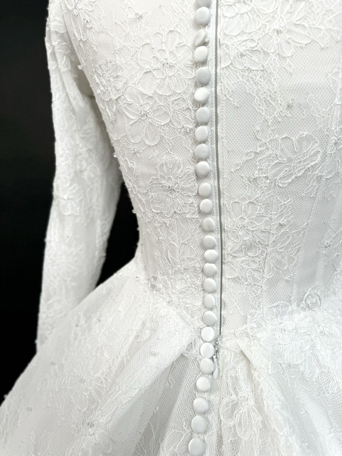 Other Preloved US 8 Anna Augusta Chantilly lace Bridal gown Size M / US 6-8 / IT 42-44 - 6 Thumbnail