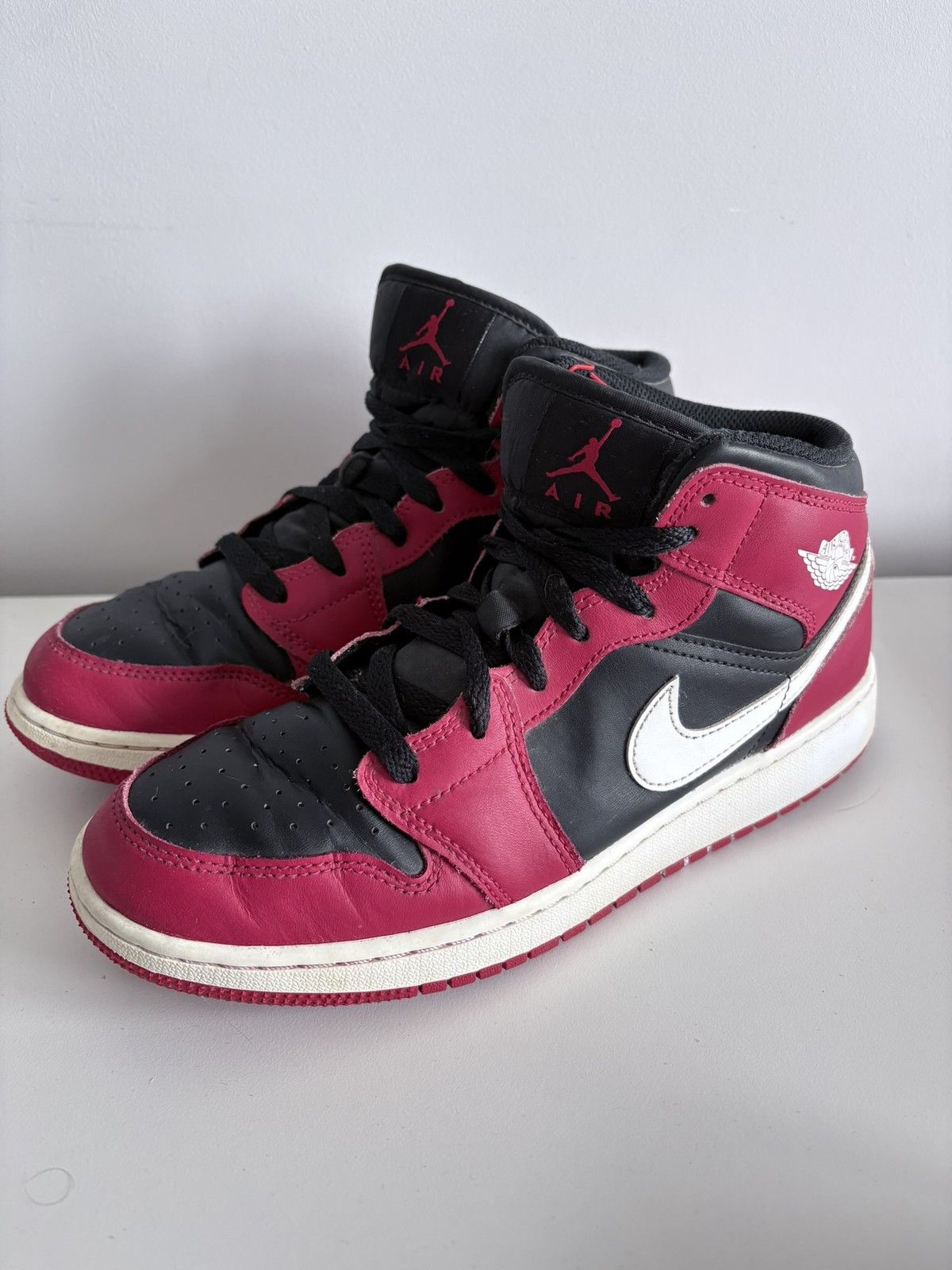 Nike Men's Shoes Nike Air Jordan 1 Mid Gym Red White Size 40 Size US 7 / EU 40 - 1 Thumbnail