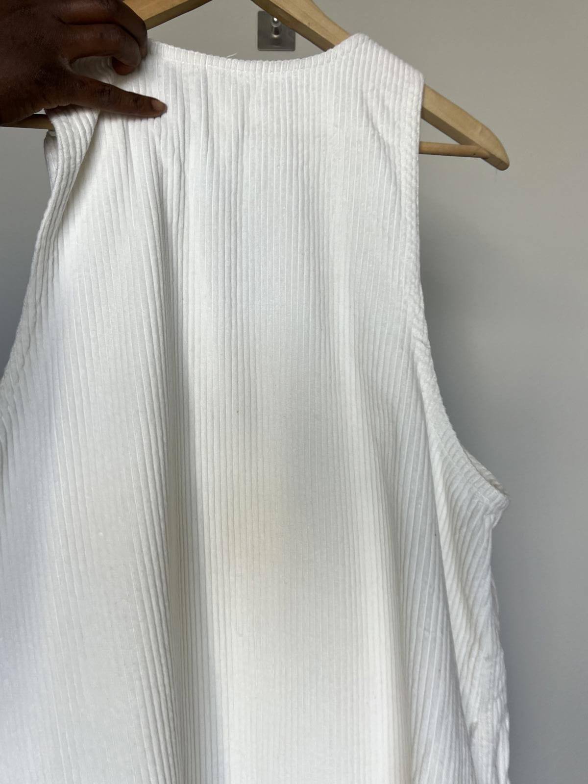 Kirkland Signature Vintage Cream Knitted Vest with Button Closure Size L / US 10 / IT 46 - 6 Thumbnail