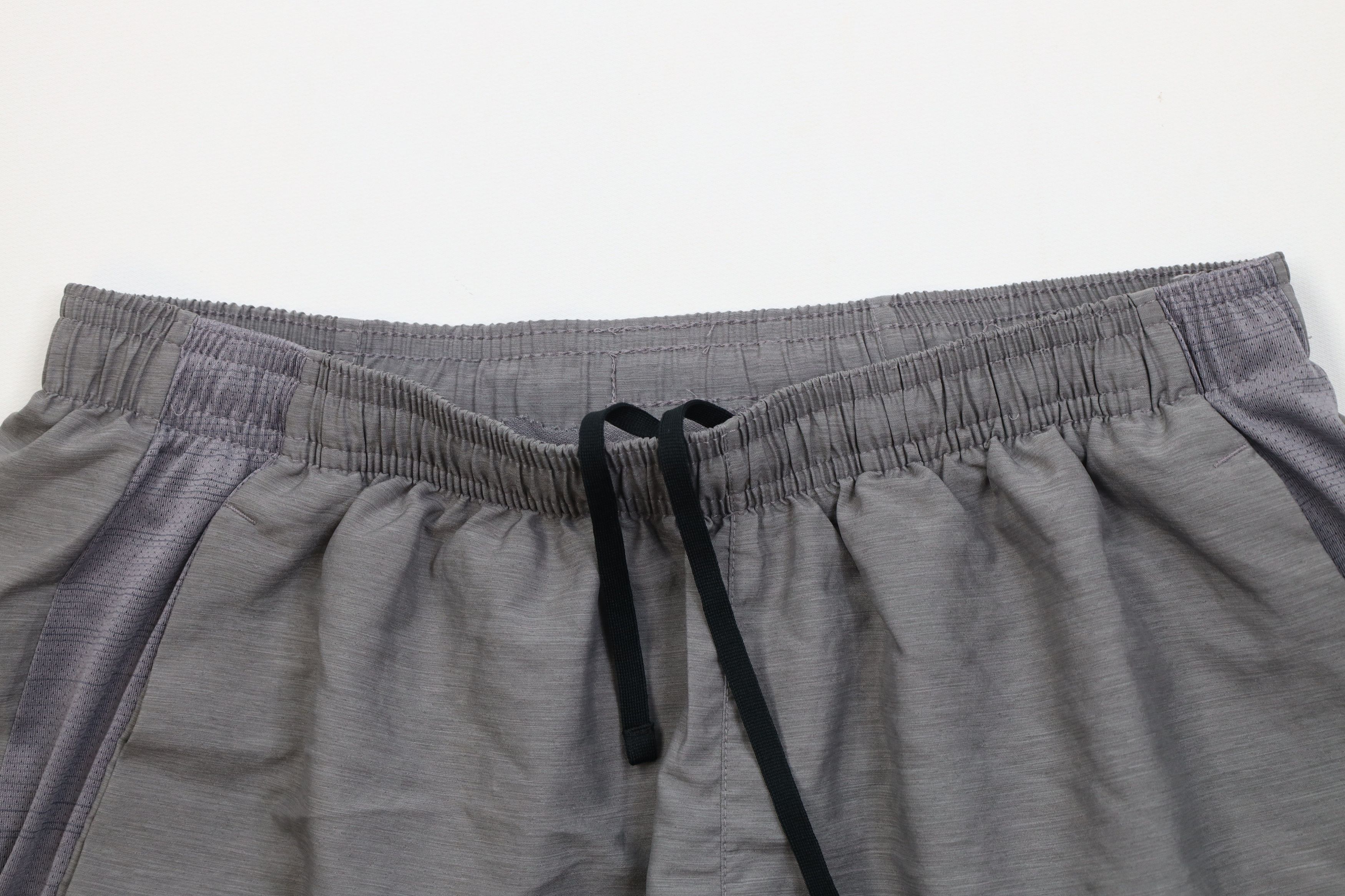 Nike Vintage Y2K Nike Above Knee Running Jogging Shorts Gray Size US 32 / EU 48 - 2 Thumbnail
