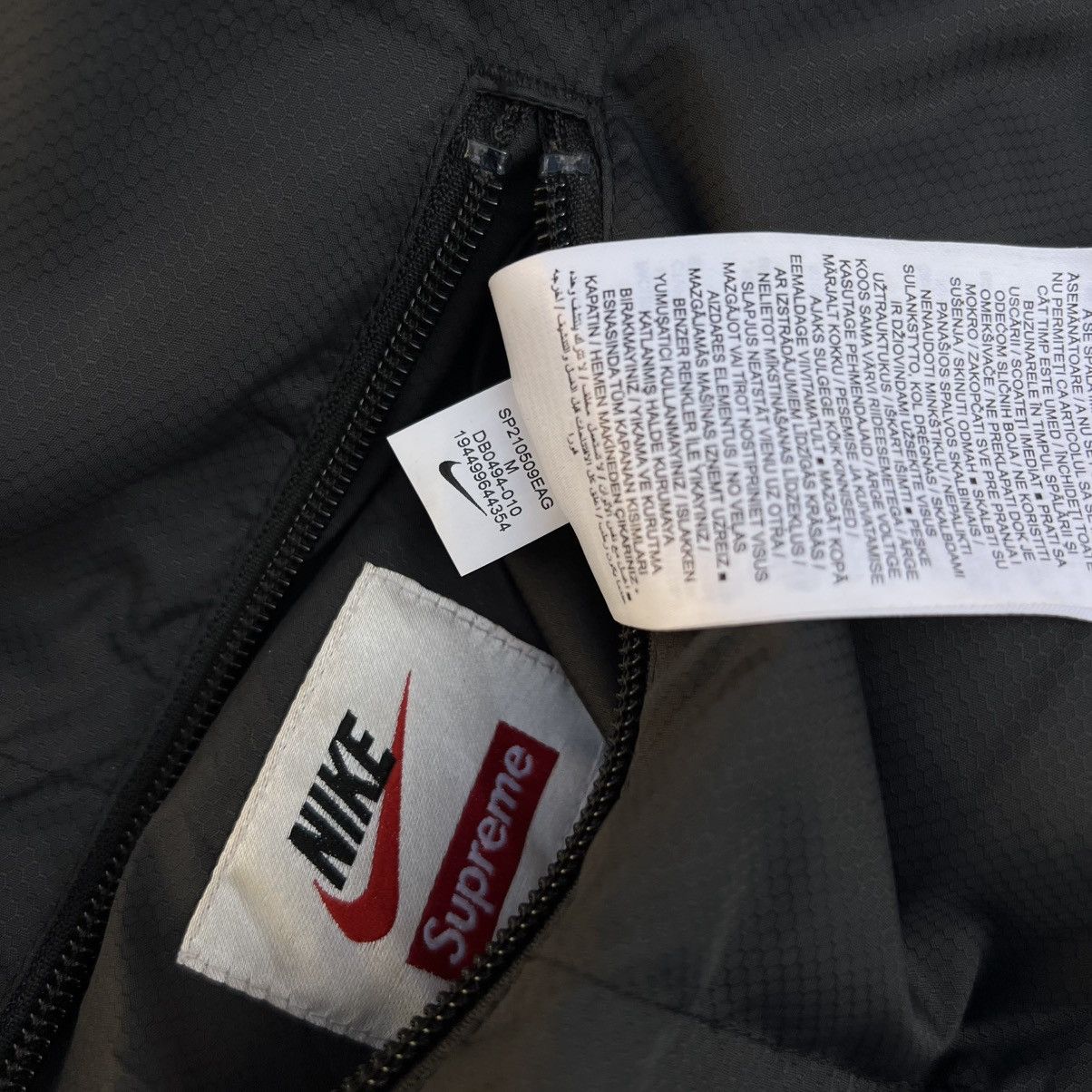 Nike × Supreme Nike x Supreme Reversible Puffer Jacket. Size US M / EU 48-50 / 2 - 16 Thumbnail