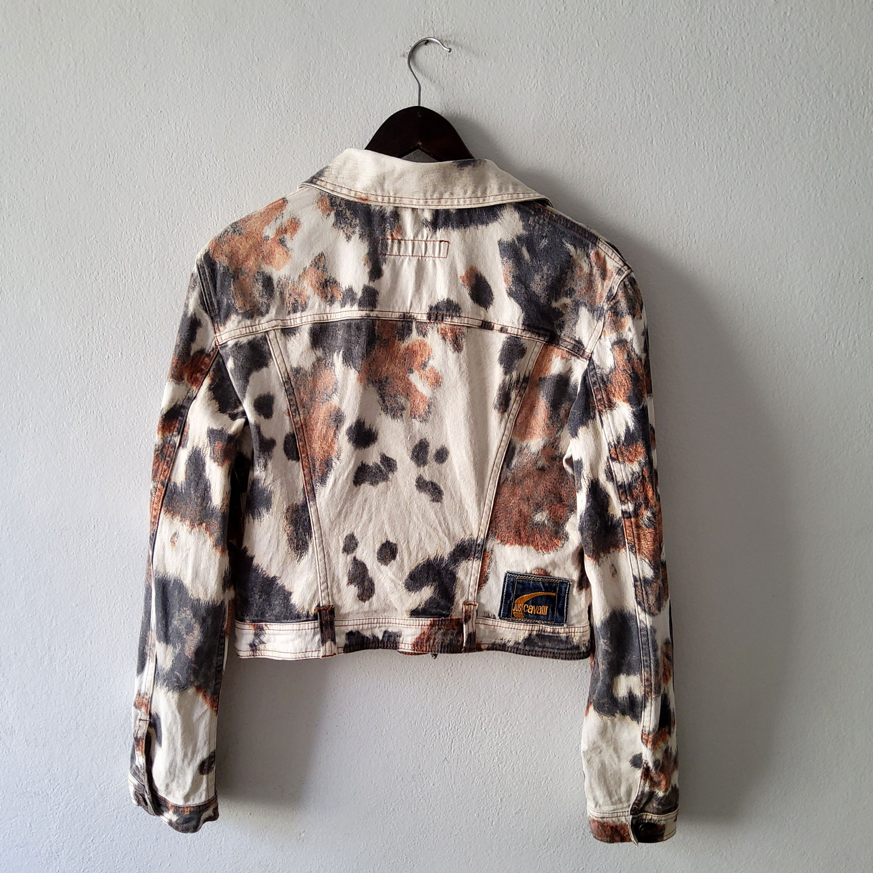 Roberto Cavalli Roberto Cavalli rare vintage SS 2004 cow print denim jacket Size L / US 10 / IT 46 - 7 Thumbnail