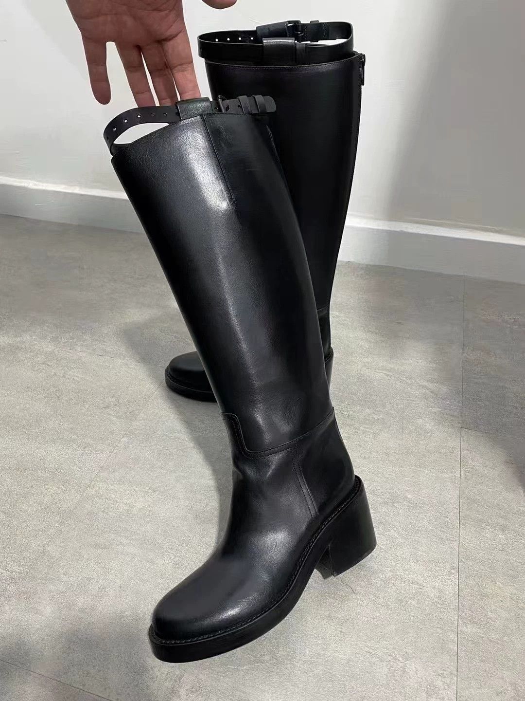 Ann Demeulemeester Ann Demeulemeester Black Mid-Heel Knee Boots 35.5 Size US 5.5 / IT 35.5 - 2 Thumbnail