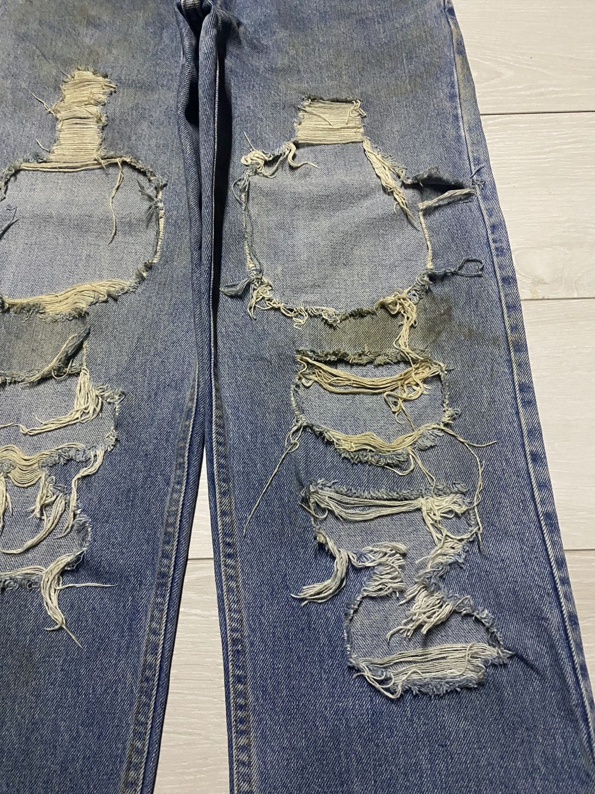 Levi's Vintage Levis Mud Wash Grunge Ripped Jeans Size US 32 / EU 48 - 8 Thumbnail