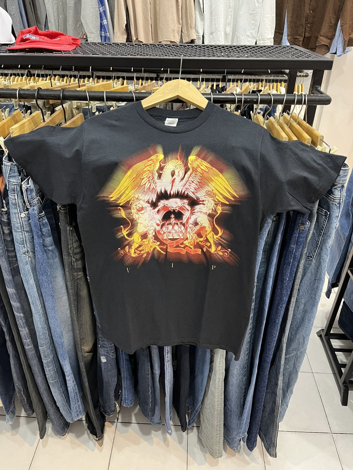 Band Tees Queen Rock The Budokan 2016 Tee Size US M / EU 48-50 / 2 - 1 Thumbnail