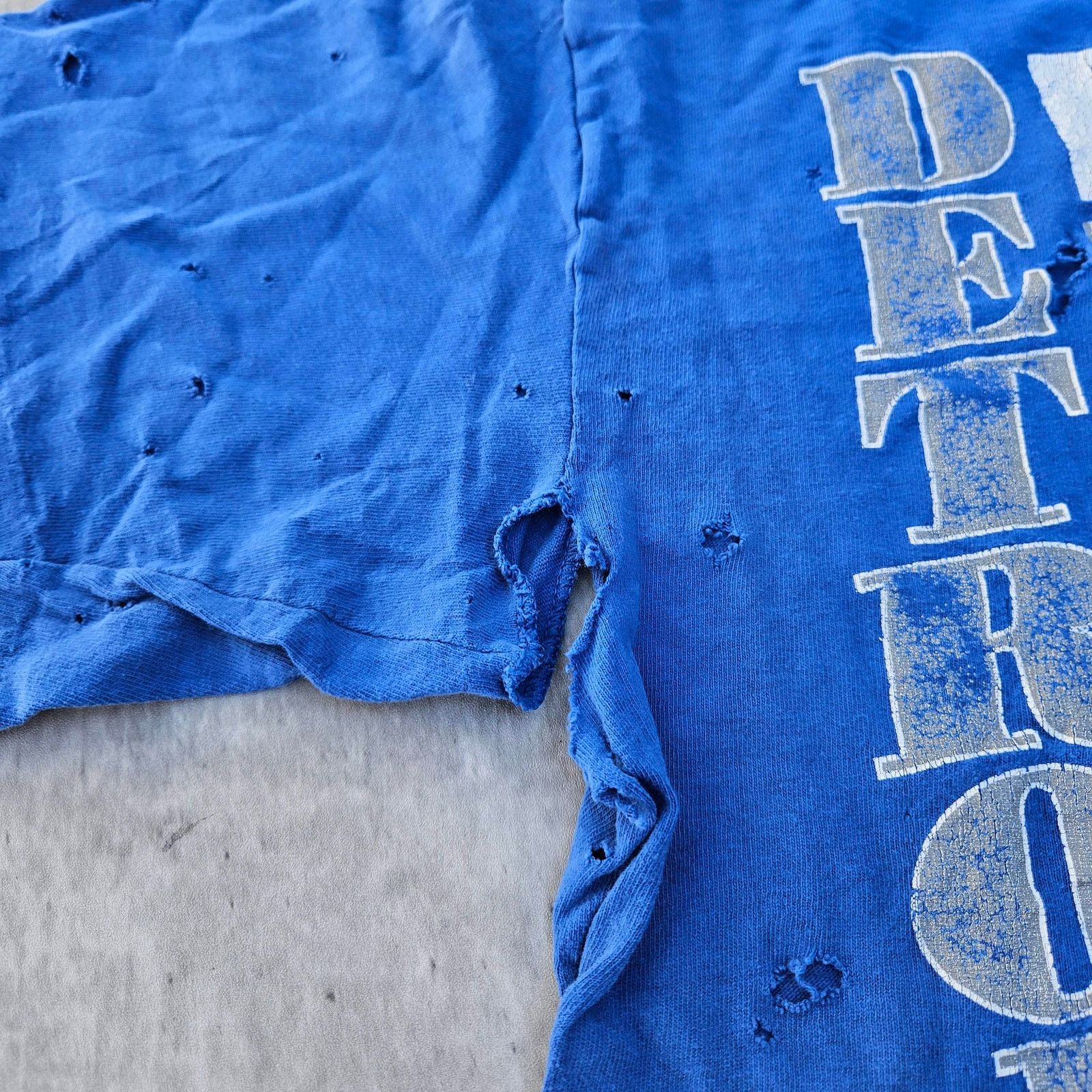NFL Vintage Detroit Lions Shirt Size Large Highly Distressed Size US L / EU 52-54 / 3 - 5 Thumbnail