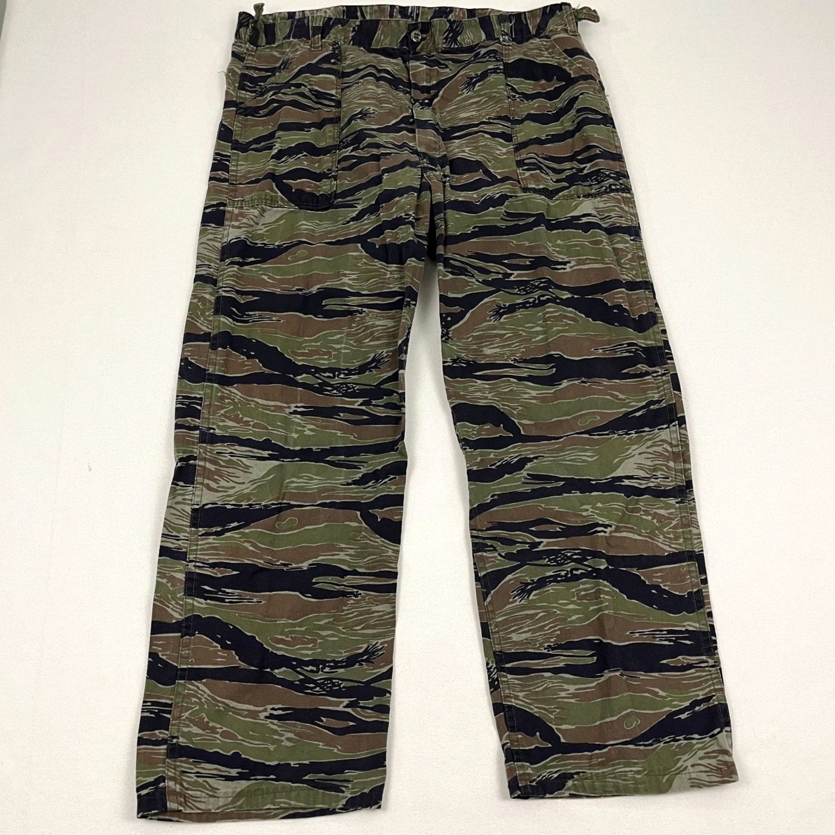 Vintage 4. Added "XL & Pants" to clarify the size Size US XL / EU 56 / 4 - 2 Thumbnail