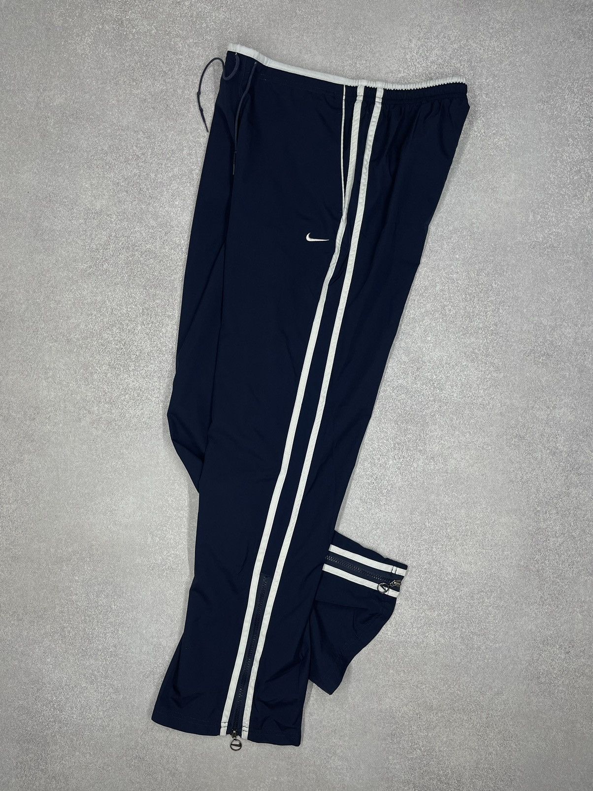 Nike Vintage Women Nike Nylon Pants Navy Drill Swoosh Y2K ACG TN Size 28" / US 6 / IT 42 - 5 Thumbnail