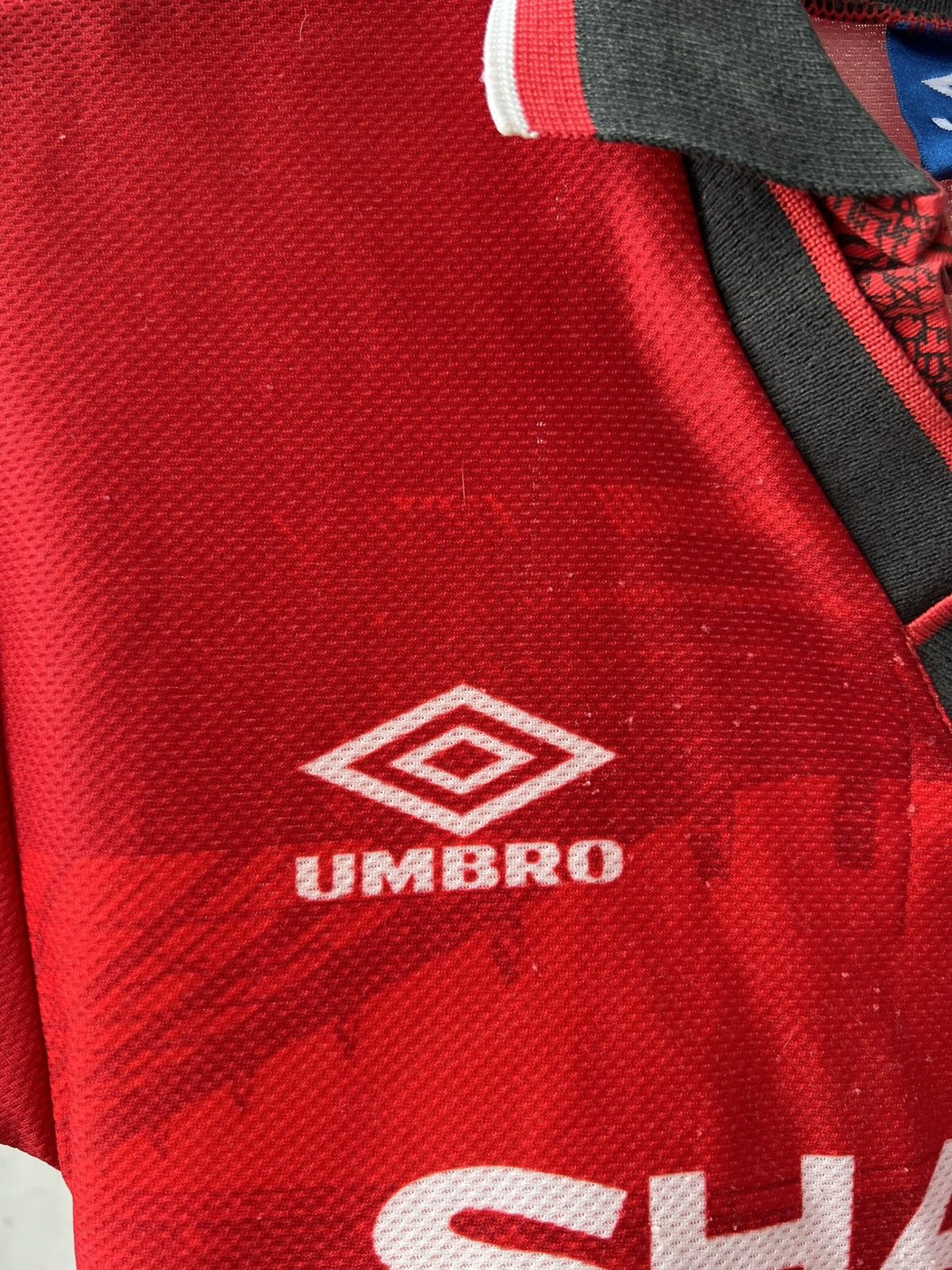 Umbro 1996/98 MANCHESTER UNITED HOME SOCCER JERSEY SHIRT BOYS Size US XXS / EU 40 - 7 Thumbnail