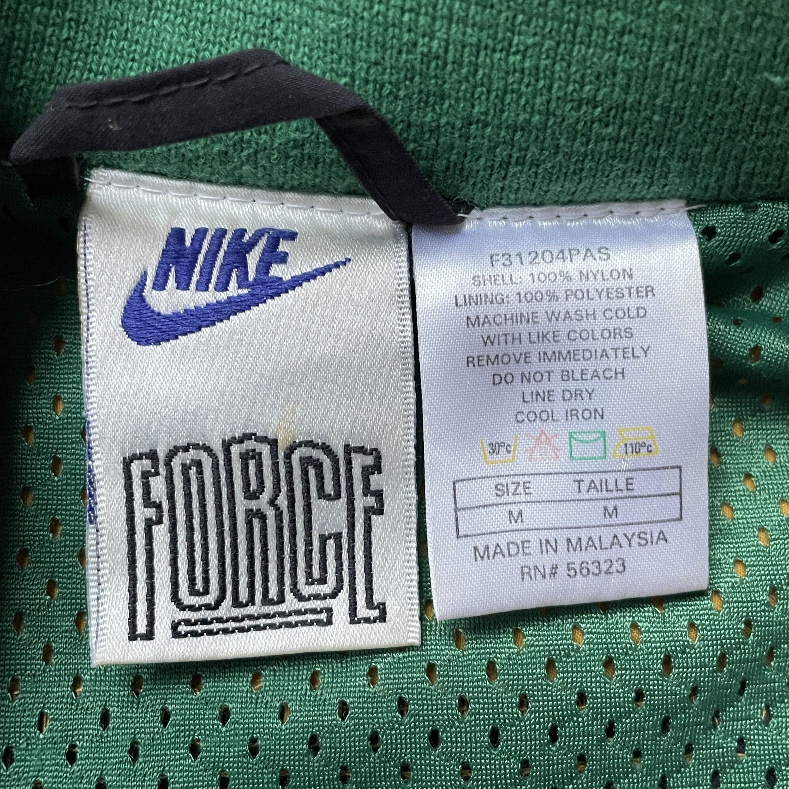 Nike Vintage Nike Force Basketball Jacket Jamaican Colourway Size US M / EU 48-50 / 2 - 9 Thumbnail