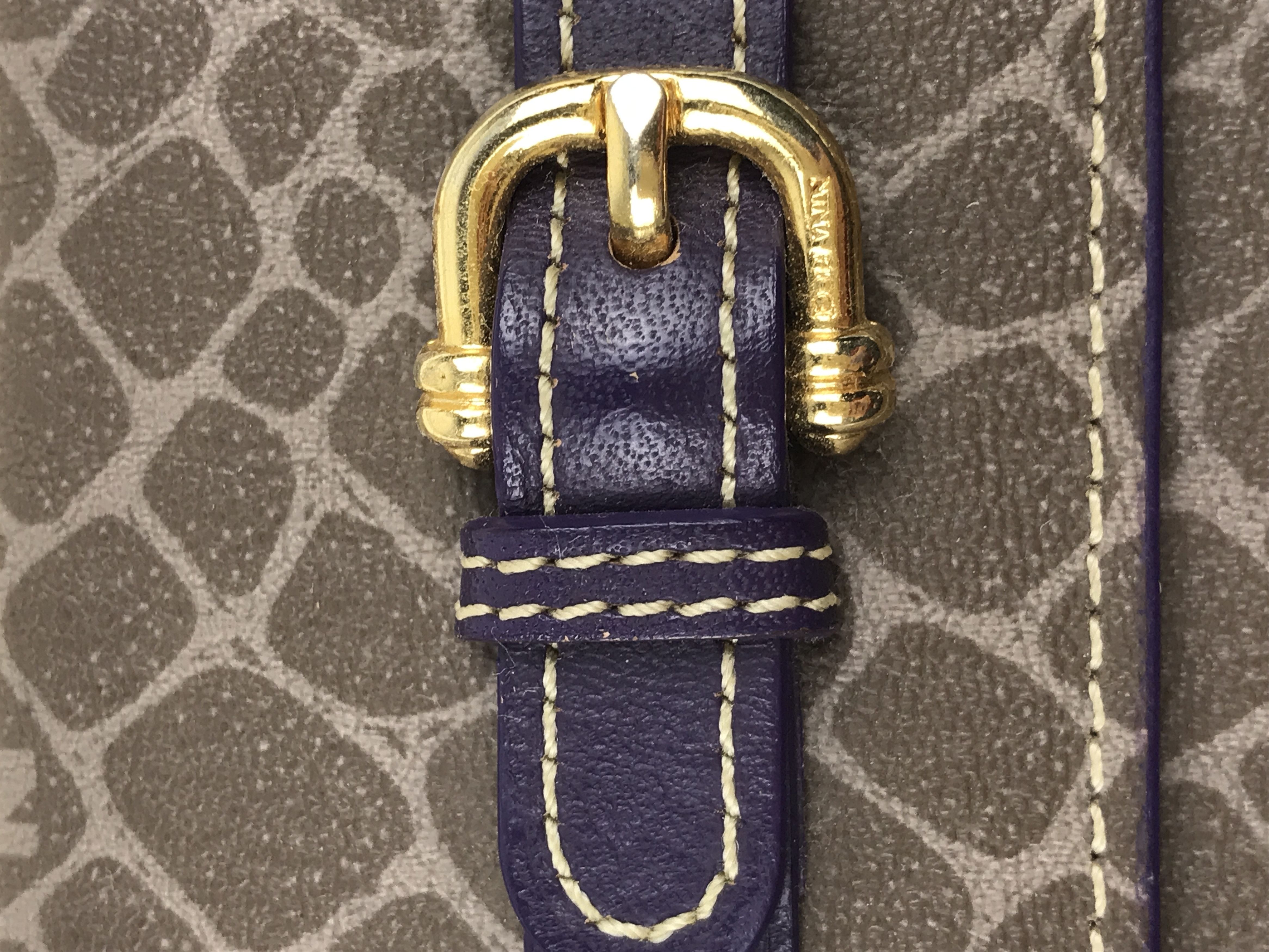 Vintage Nina Ricci Leather Pattern Kisslock Bifold Wallet