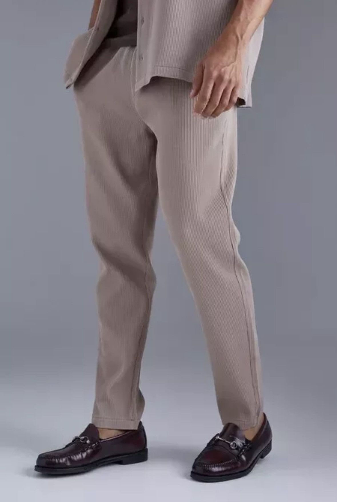 Boohoo BoohooMAN Slim Fit Pleated Pants Size US 30 / EU 46 - 1 Thumbnail