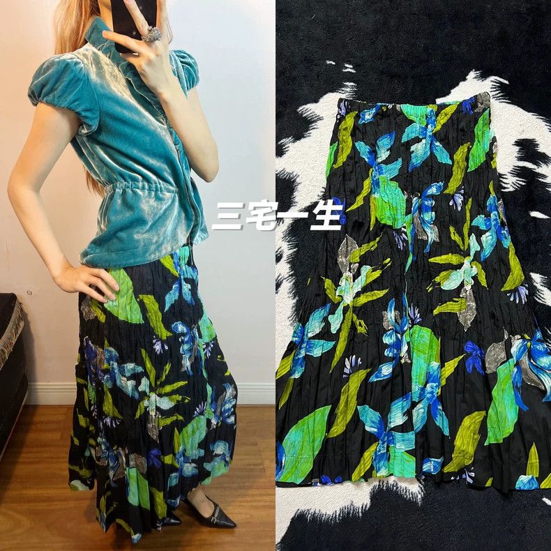 Issey Miyake Issey Miyake size:L Green plant pleated skirt Size 22" - 1 Thumbnail