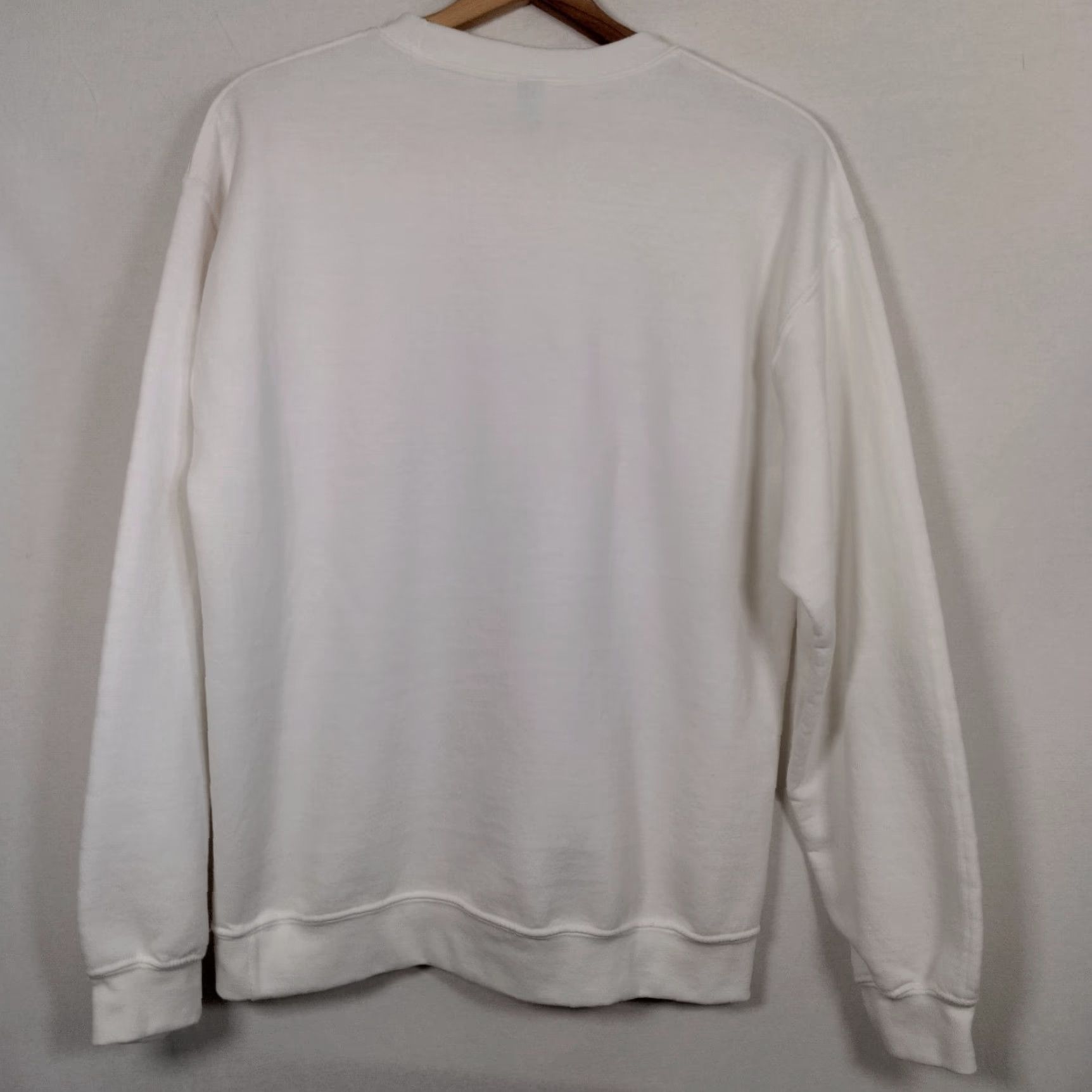 Gildan Swiftie Sweatshirt M White Graphic Love Karma Engaged Romance Unisex Adults Pullover Crew Neck Long Sleeve Gildan Heavy Blend Size US M / EU 48-50 / 2 - 3 Thumbnail