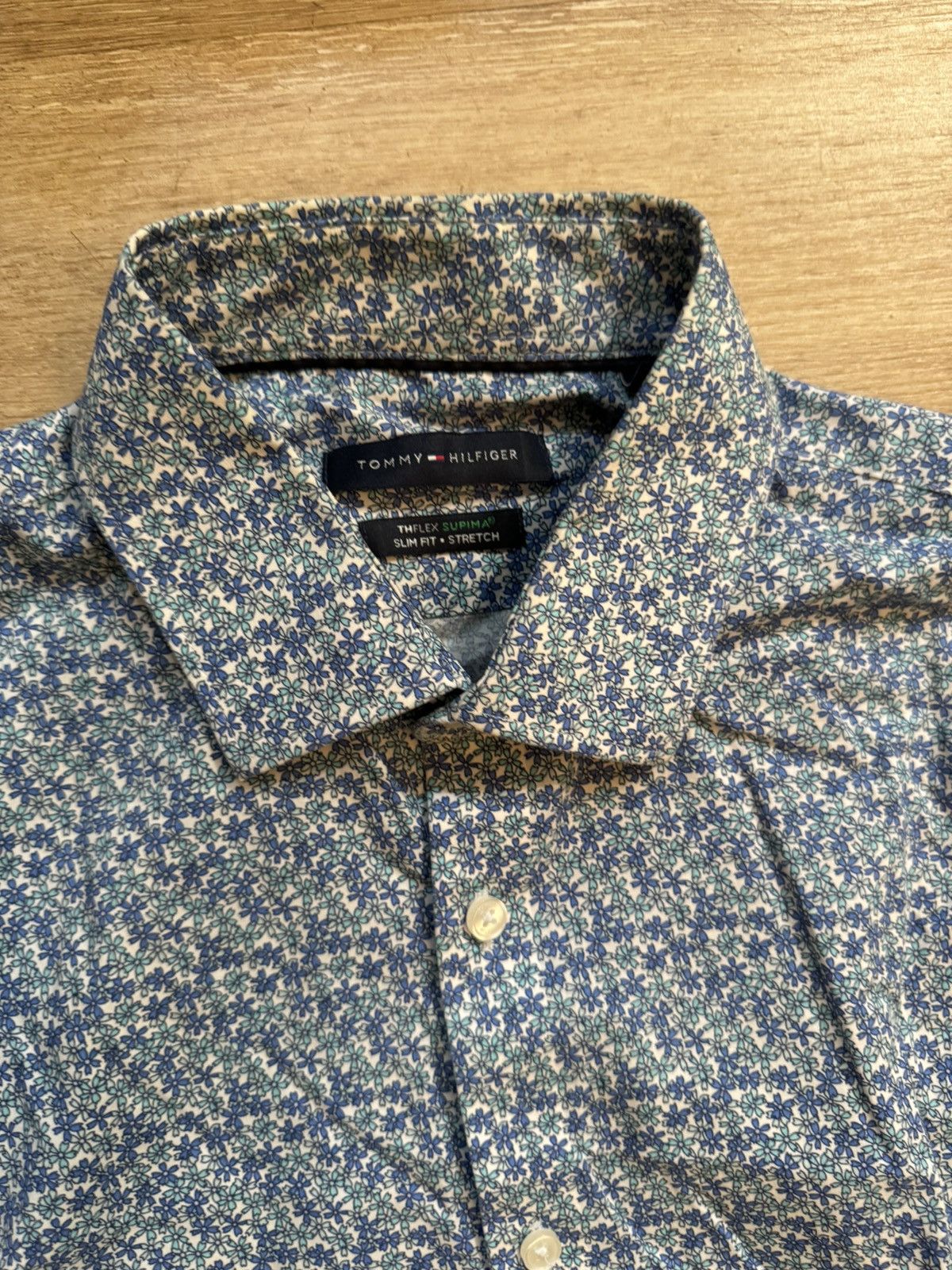 Tommy Hilfiger × Tommy Jeans × Vintage Floral All Over Print Tommy Button Up Dress Shirt Size US XL / EU 56 / 4 - 2 Thumbnail