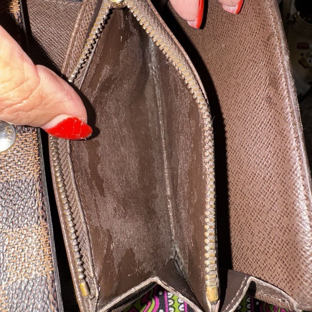 Louis Vuitton Louis Vuitton Alexandra Damier Ebene Portefeuille Tri Wallet Size ONE SIZE - 16 Thumbnail