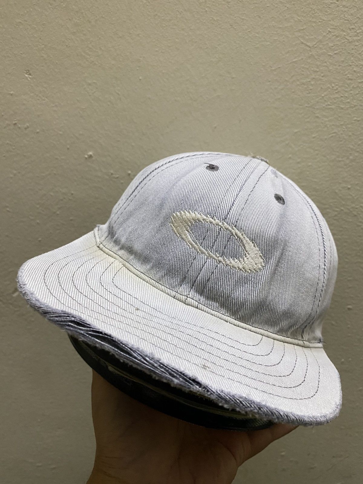 Oakley × Vintage Worn Out Distressed Vintage Oakley software hat Size ONE SIZE - 1 Thumbnail