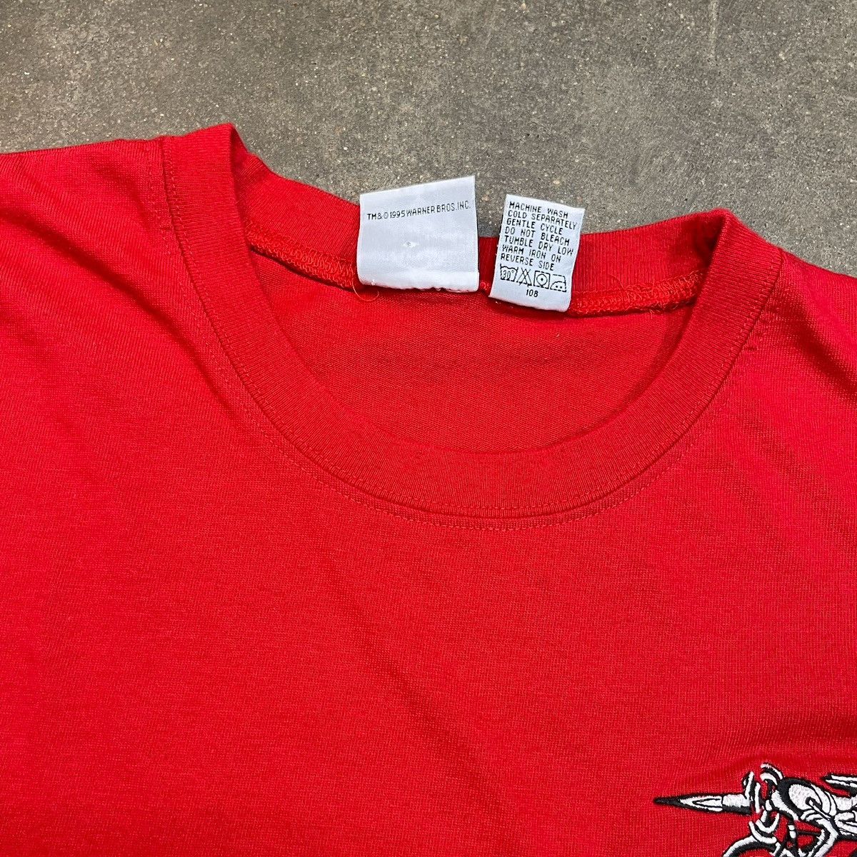Vintage Vintage 90s Rocket Racer Wile E Coyote T Shirt Size US XL / EU 56 / 4 - 8 Thumbnail