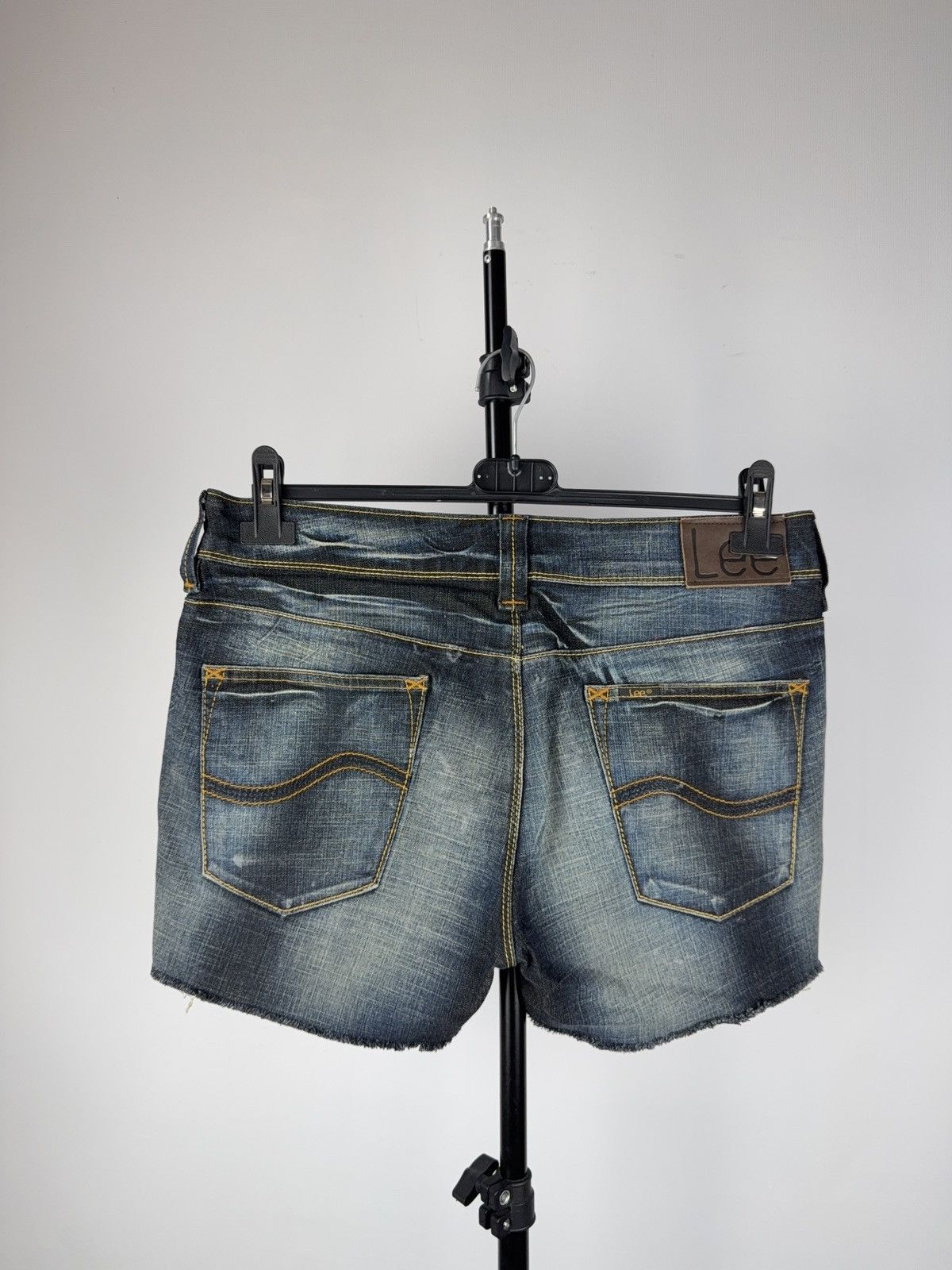 Lee Vintage 00s Lee Cowgirl Wester Denim Shorts Retro Y2K Size 32" / US 10 / IT 46 - 4 Thumbnail