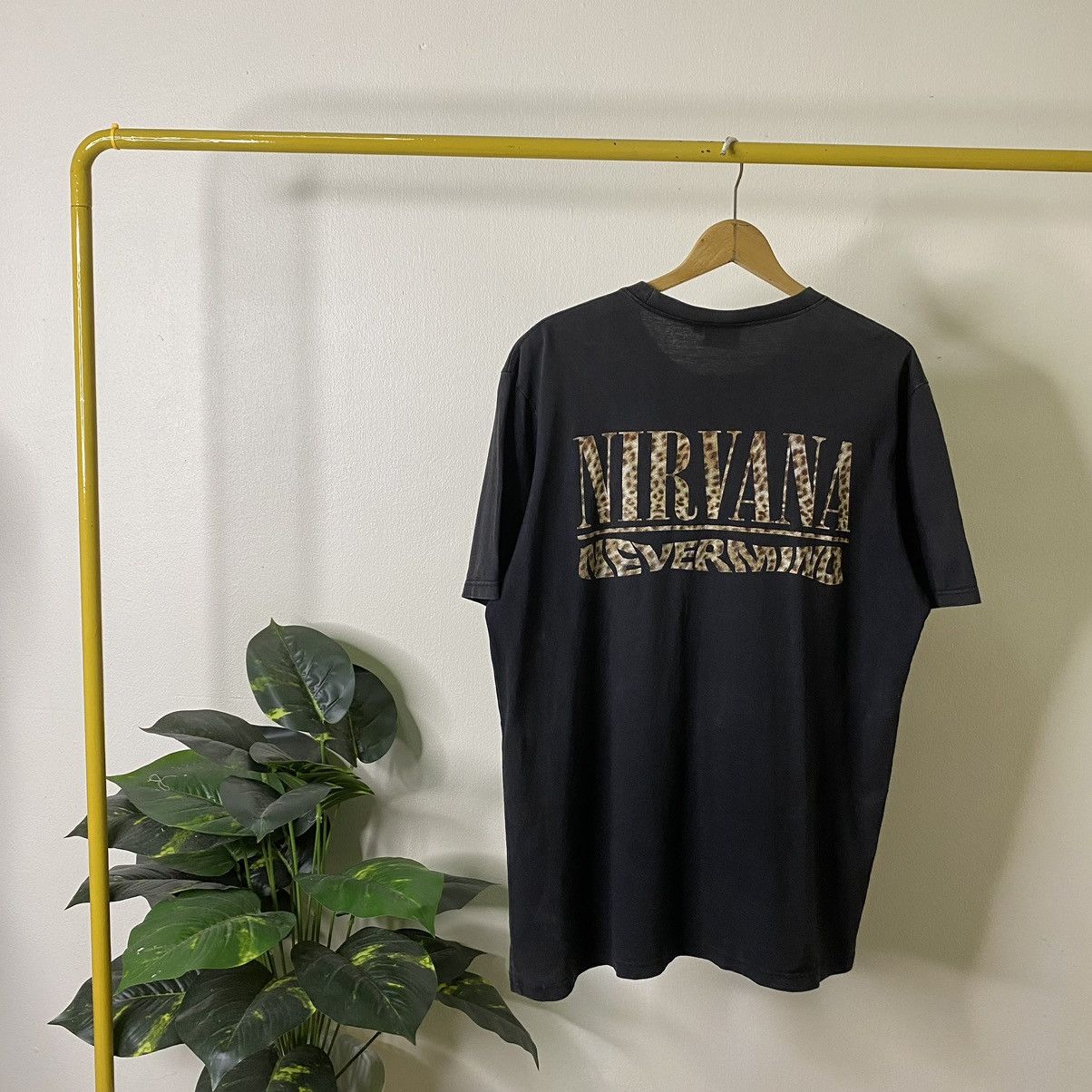 Band Tees × Nirvana × Vintage Vintage Nirvana Nevermind Album Fans Boot Tee Size US L / EU 52-54 / 3 - 5 Thumbnail