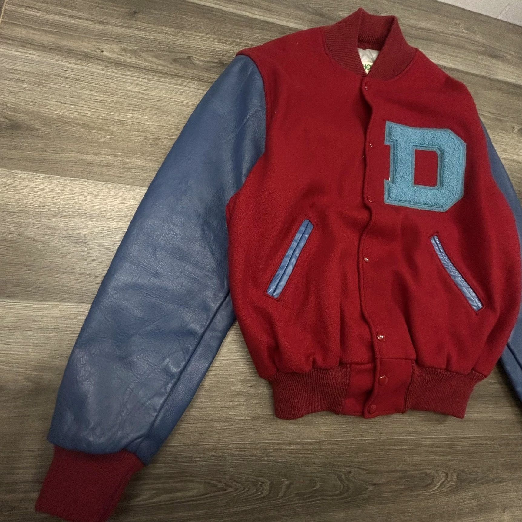 Holloway VINTAGE Holloway Jacket Mens XL 48 Wool Varsity Bomber Red USA Detroit Pistons Embroidered D Patch College Sports School Gridiron Fall Winter Casual Size US M / EU 48-50 / 2 - 4 Thumbnail
