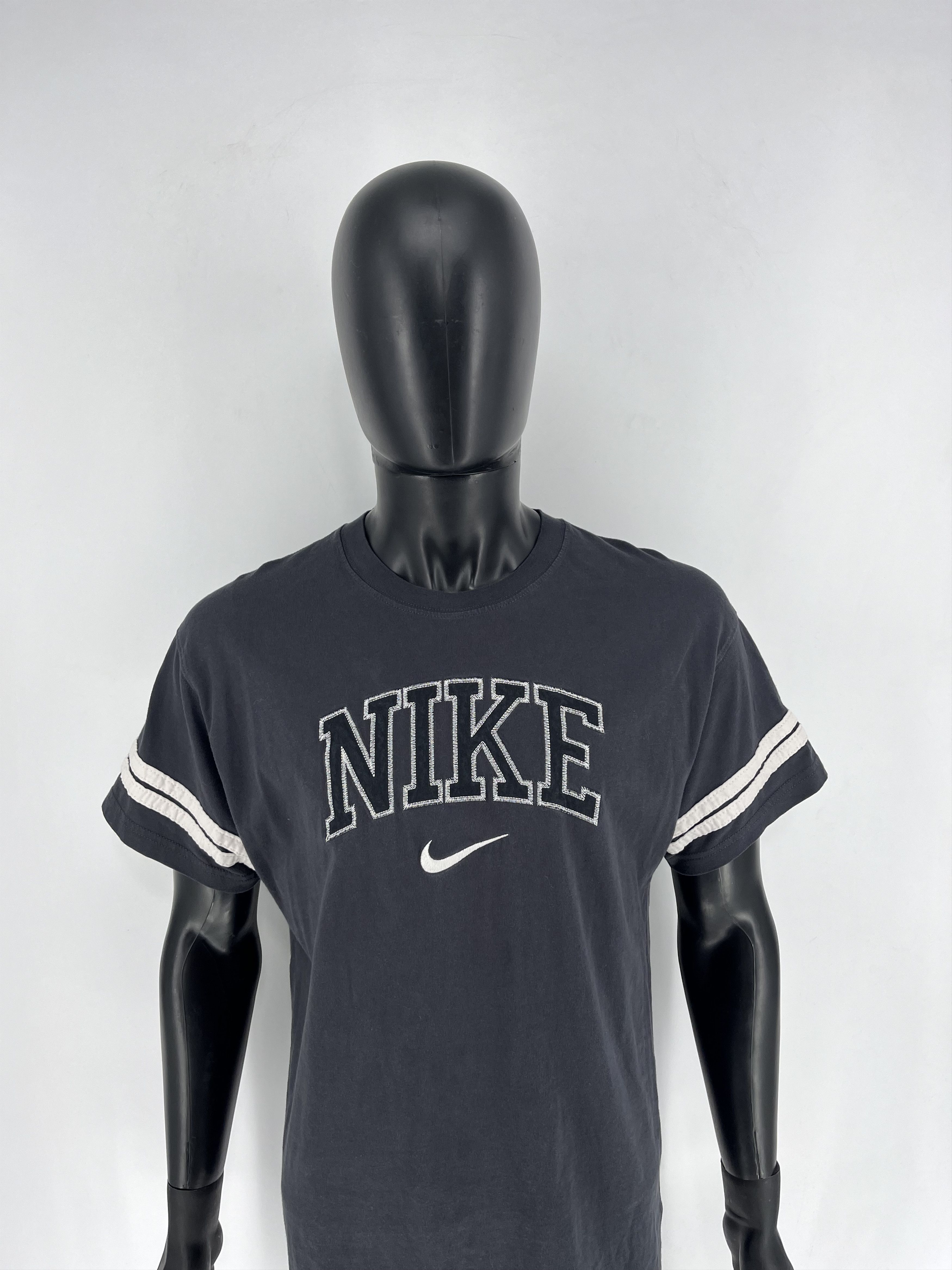 Nike Vintage Y2K Nike Center Swoosh Logo T-Shirt Size US M / EU 48-50 / 2 - 6 Thumbnail