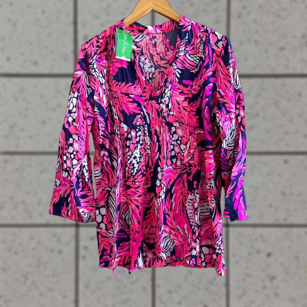 Lilly Pulitzer Lilly Pulitzer Sarasota Tunic Womens Medium NWT Pink V-Neck 3/4 Sleeve Relaxed Regular Tunic Jungle in Here MSRP 128.00 Size M / US 6-8 / IT 42-44 - 1 Thumbnail