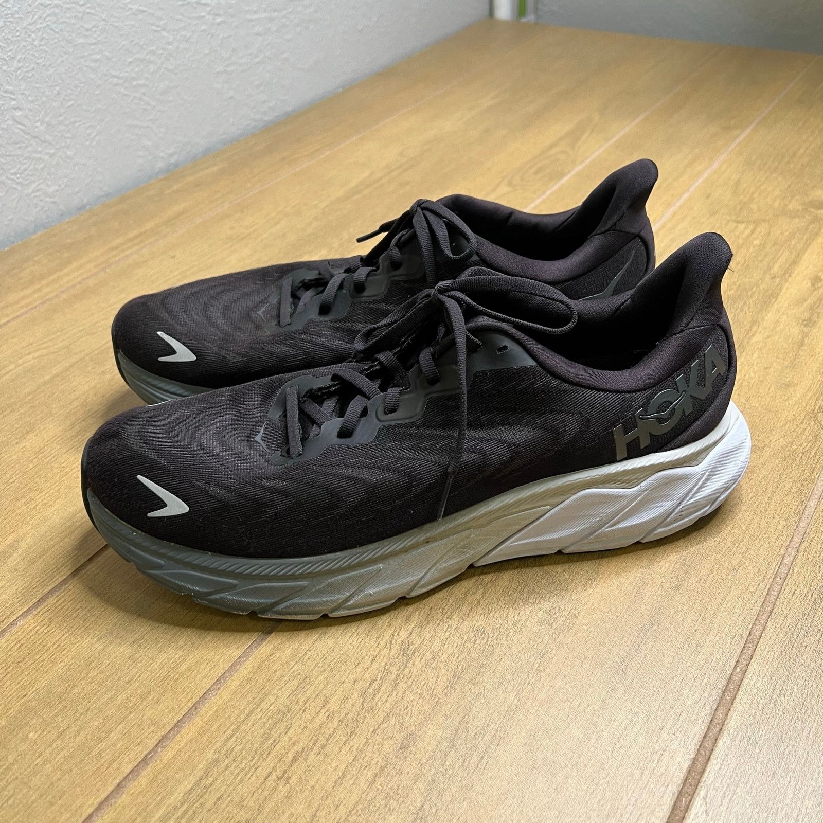 Hoka HOKA Arahi 6 Running Shoes Men’s 11D Black White Stability Size US 11 / EU 44 - 11 Thumbnail