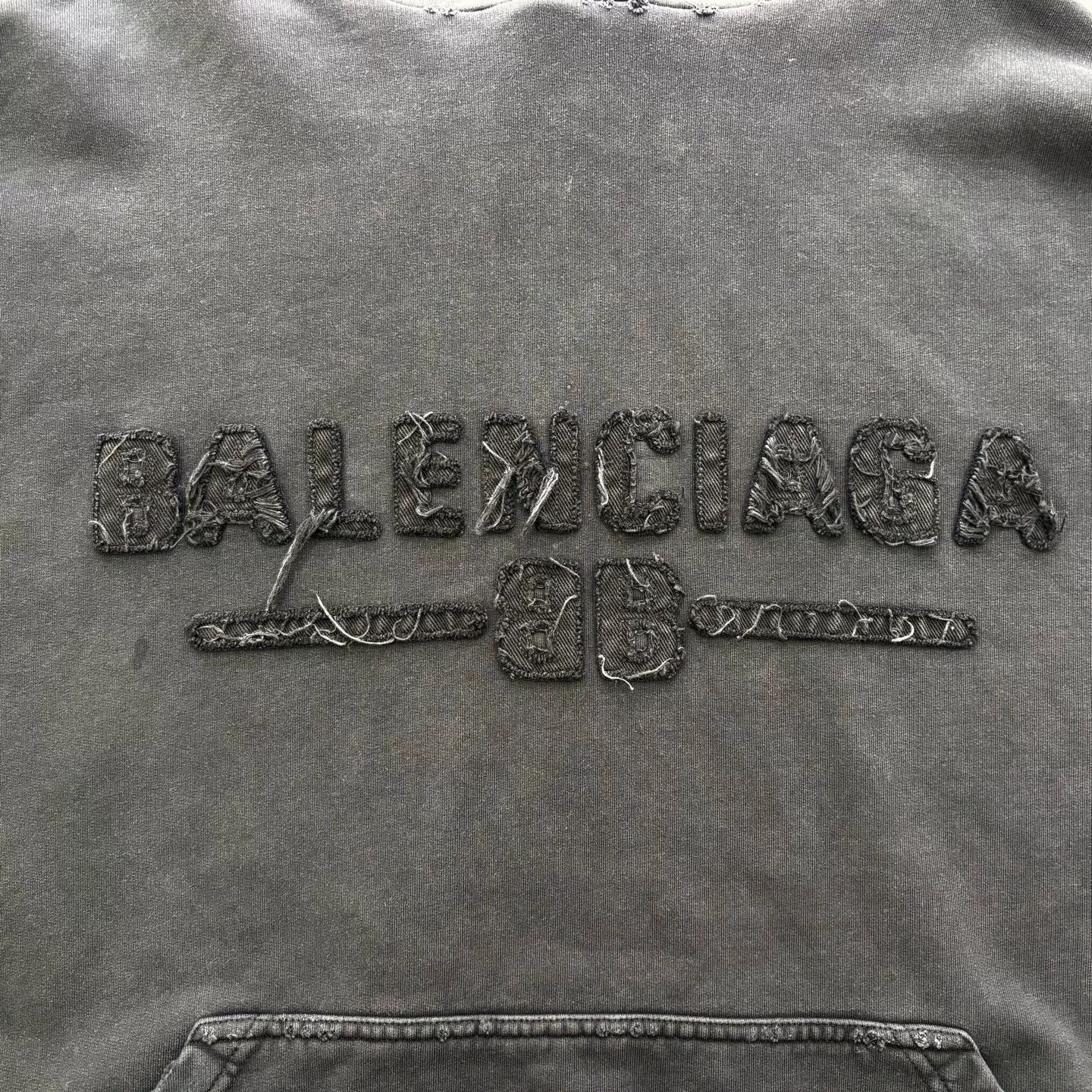 Balenciaga balenciaga black logo hoodie for men Size US M / EU 48-50 / 2 - 4 Thumbnail