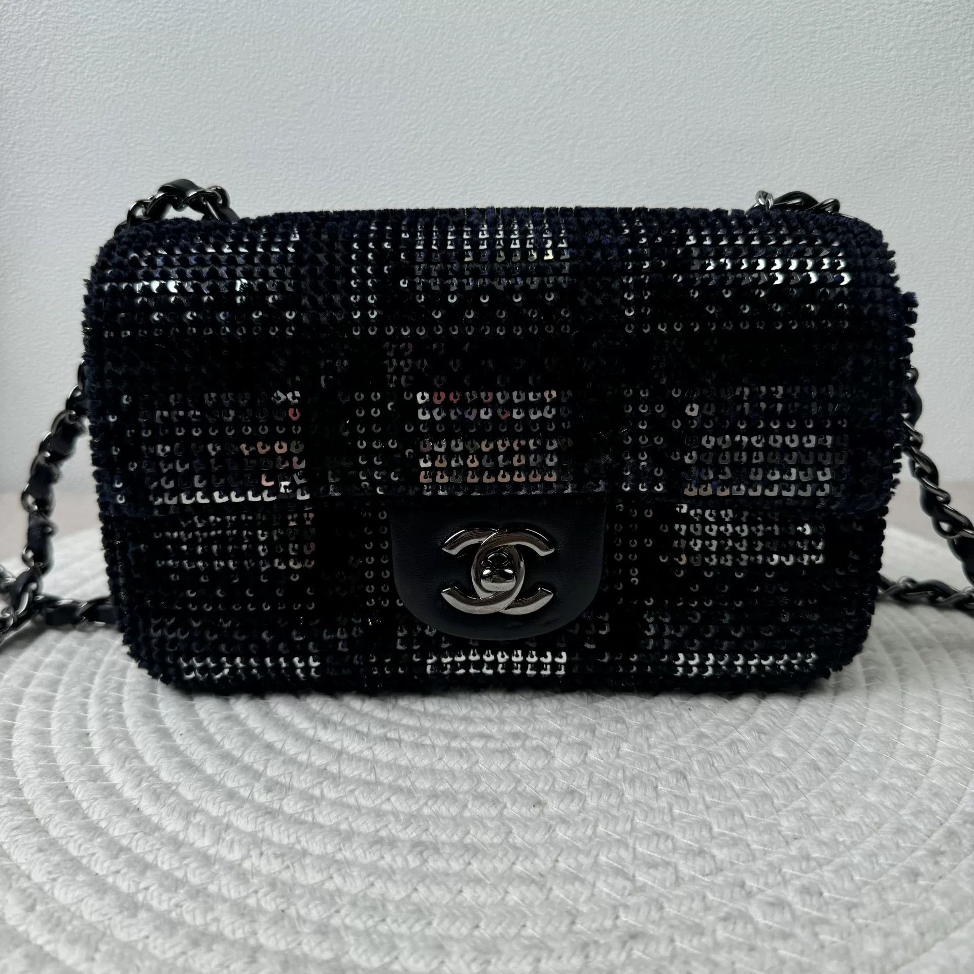 Chanel Pre-loved Bag Very good condition Size ONE SIZE - 1 Thumbnail