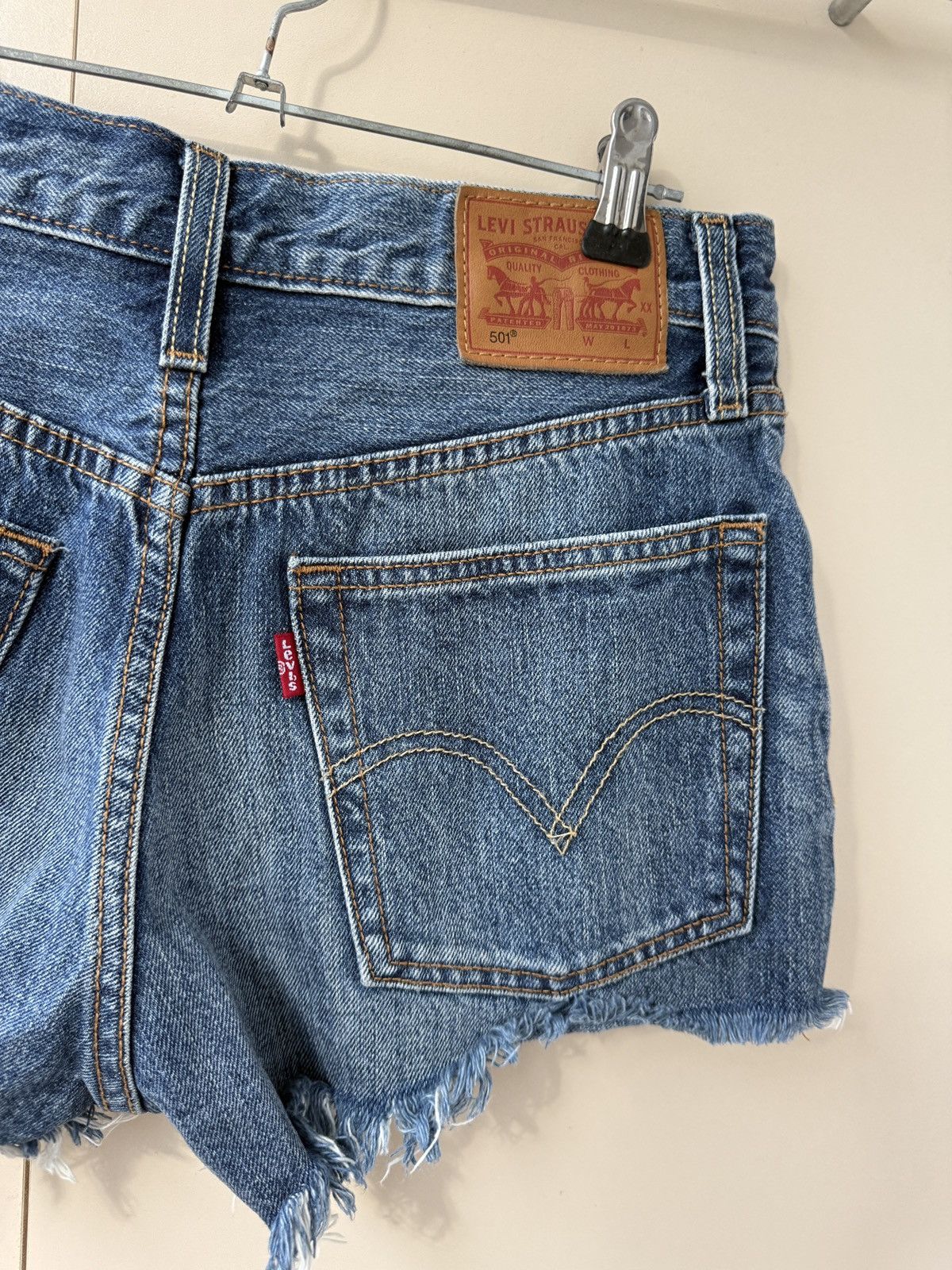 Levi's Levis 501 denim shorts high rise WMNS Size 25" / US 0 / IT 36 - 7 Thumbnail