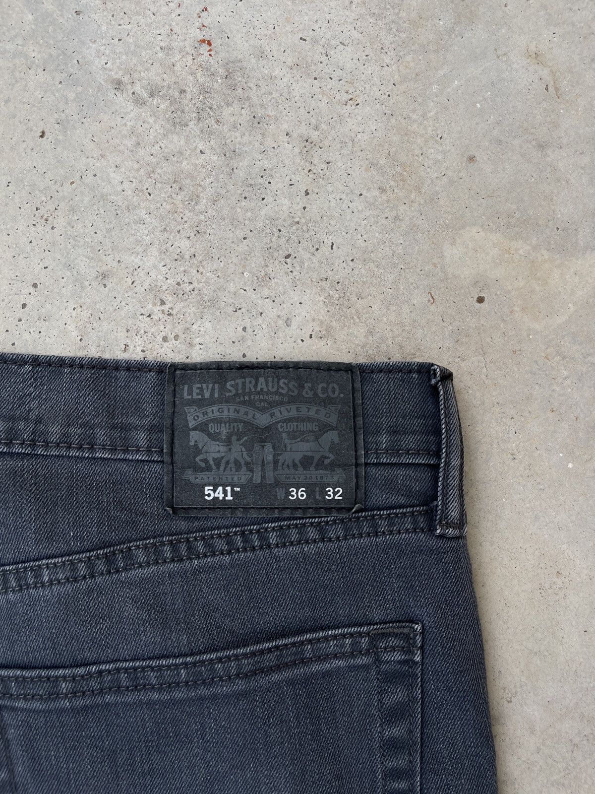 Levi's × Vintage Vintage 90s Levis 541 Faded Black Jeans Size US 38 / EU 54 - 8 Thumbnail