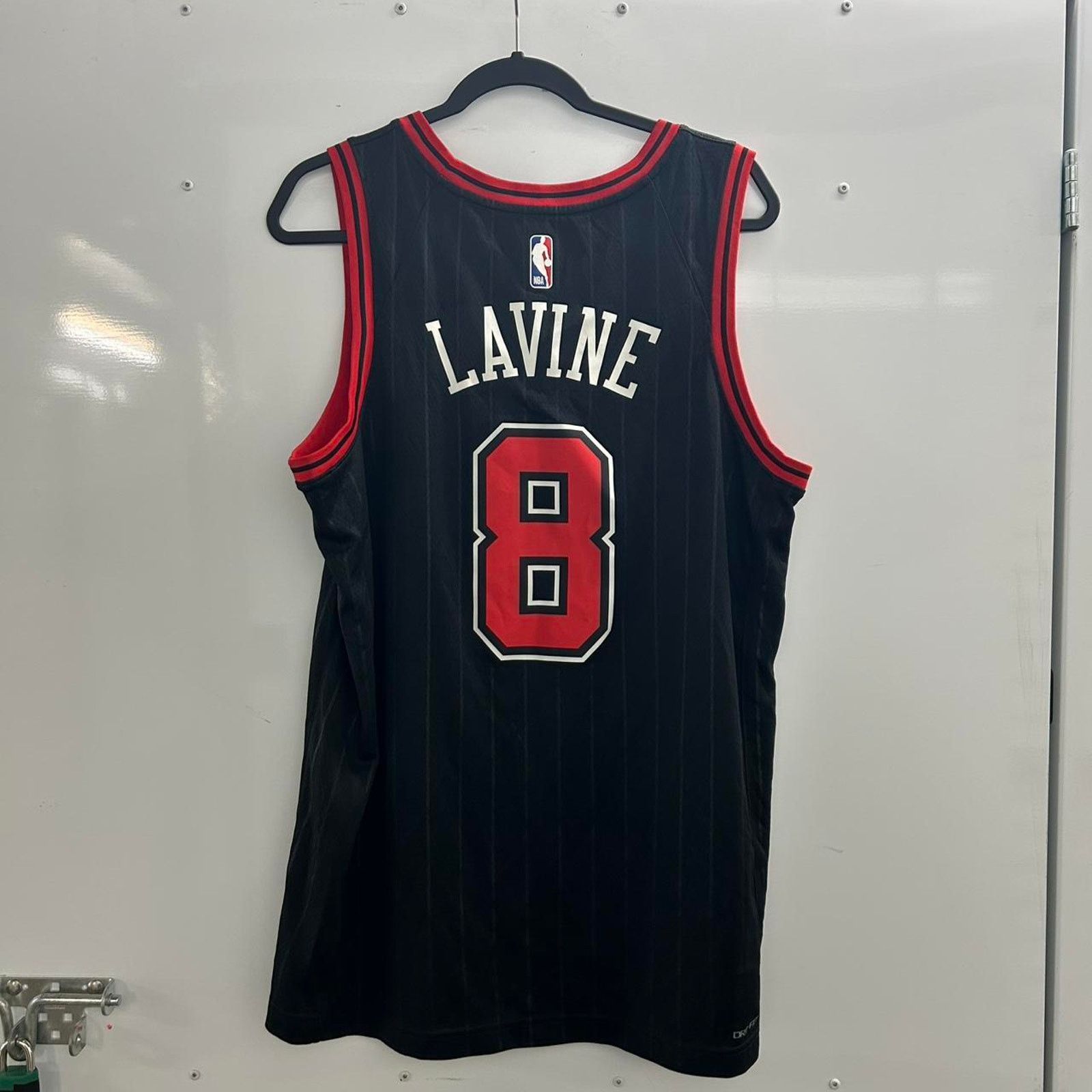 NBA Black and red Jordan Dri-Fit Chicago Bulls jersey Size US L / EU 52-54 / 3 - 3 Thumbnail