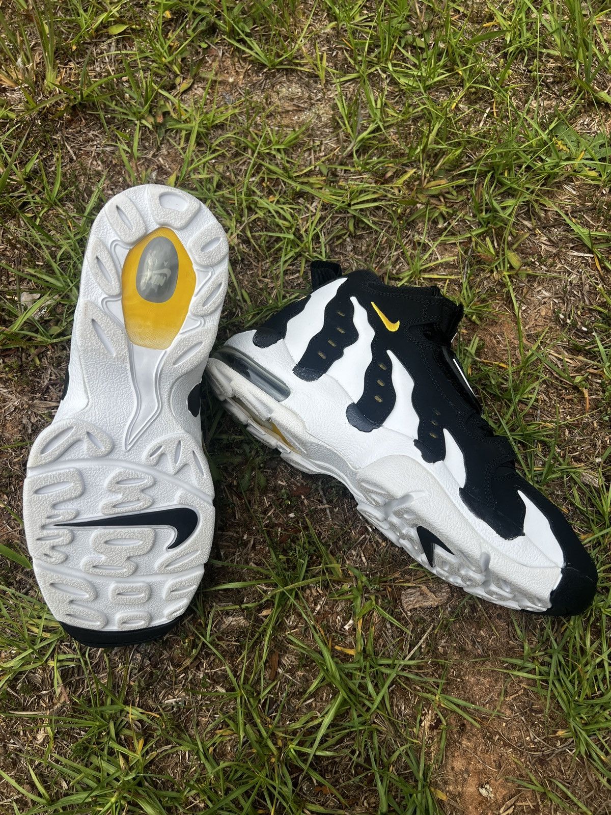 Nike CLEAN Nike Size 8 Mens Air DT 96 Diamond Turf Yellow shoes Size US 8 / EU 41 - 5 Thumbnail