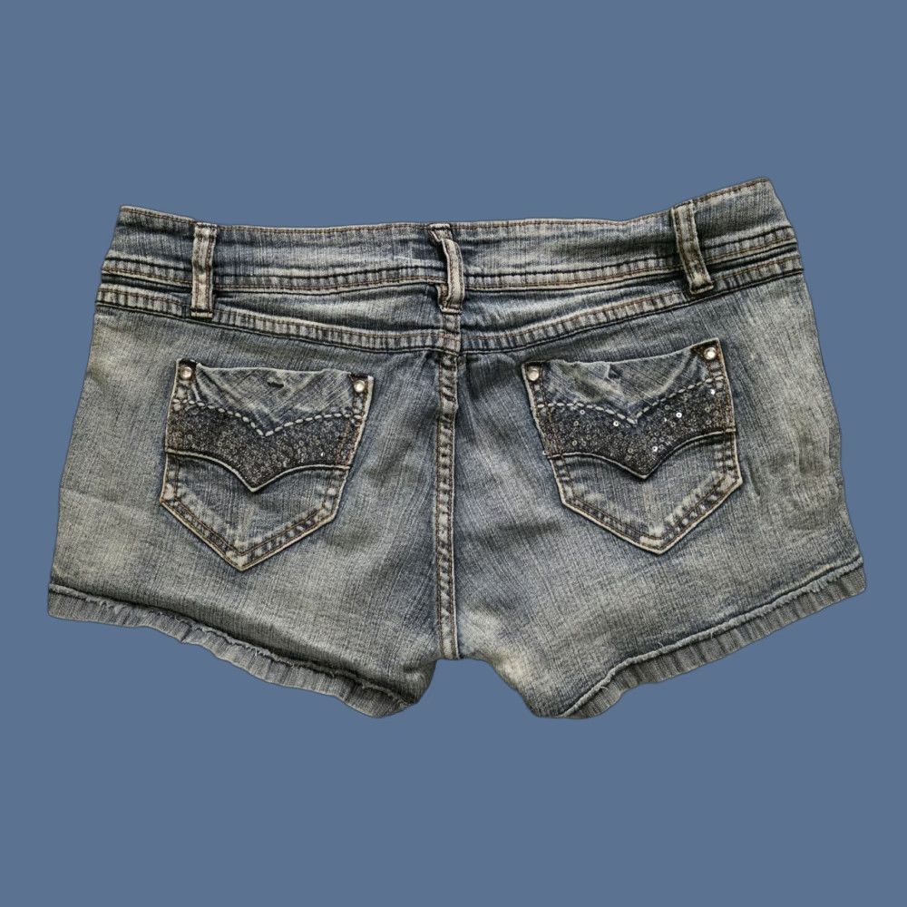 Denime VINTAGE Mudd Denim Shorts Women's Low Rise Micro Mini 90s Embroidered Blue Cotton Spandex Zip Flat Front 2in Inseam Size 11 Womens Size 32" / US 10 / IT 46 - 1 Thumbnail