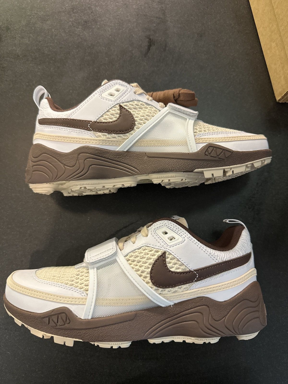 Nike Nike Zoom Field Jazz Size US 7 / EU 40 - 7 Thumbnail
