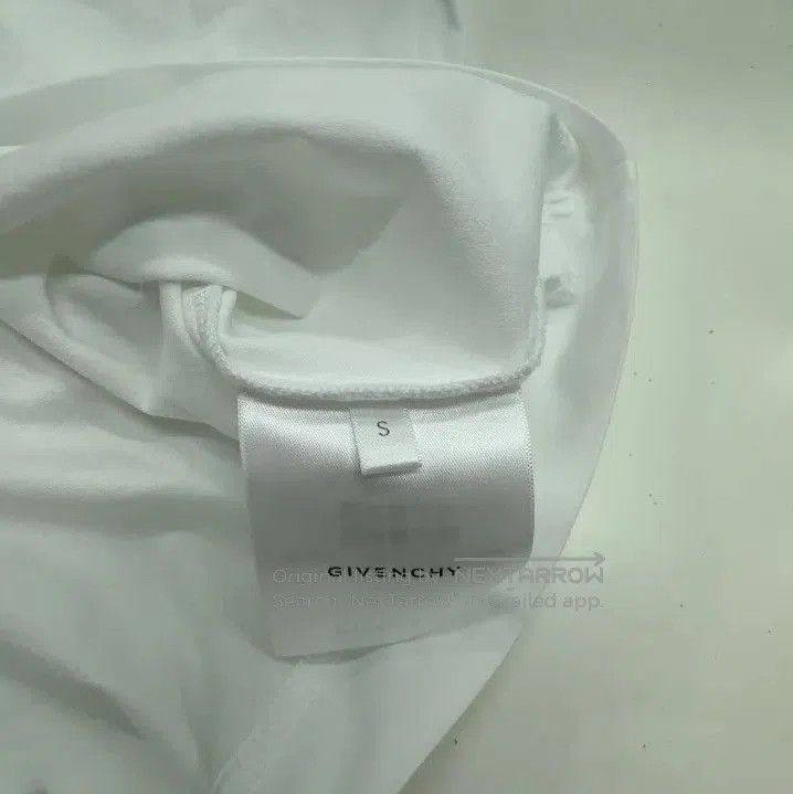 Givenchy Givenchy FW22 Letter Logo Short-Sleeve T-Shirt. Size US S / EU 44-46 / 1 - 5 Thumbnail