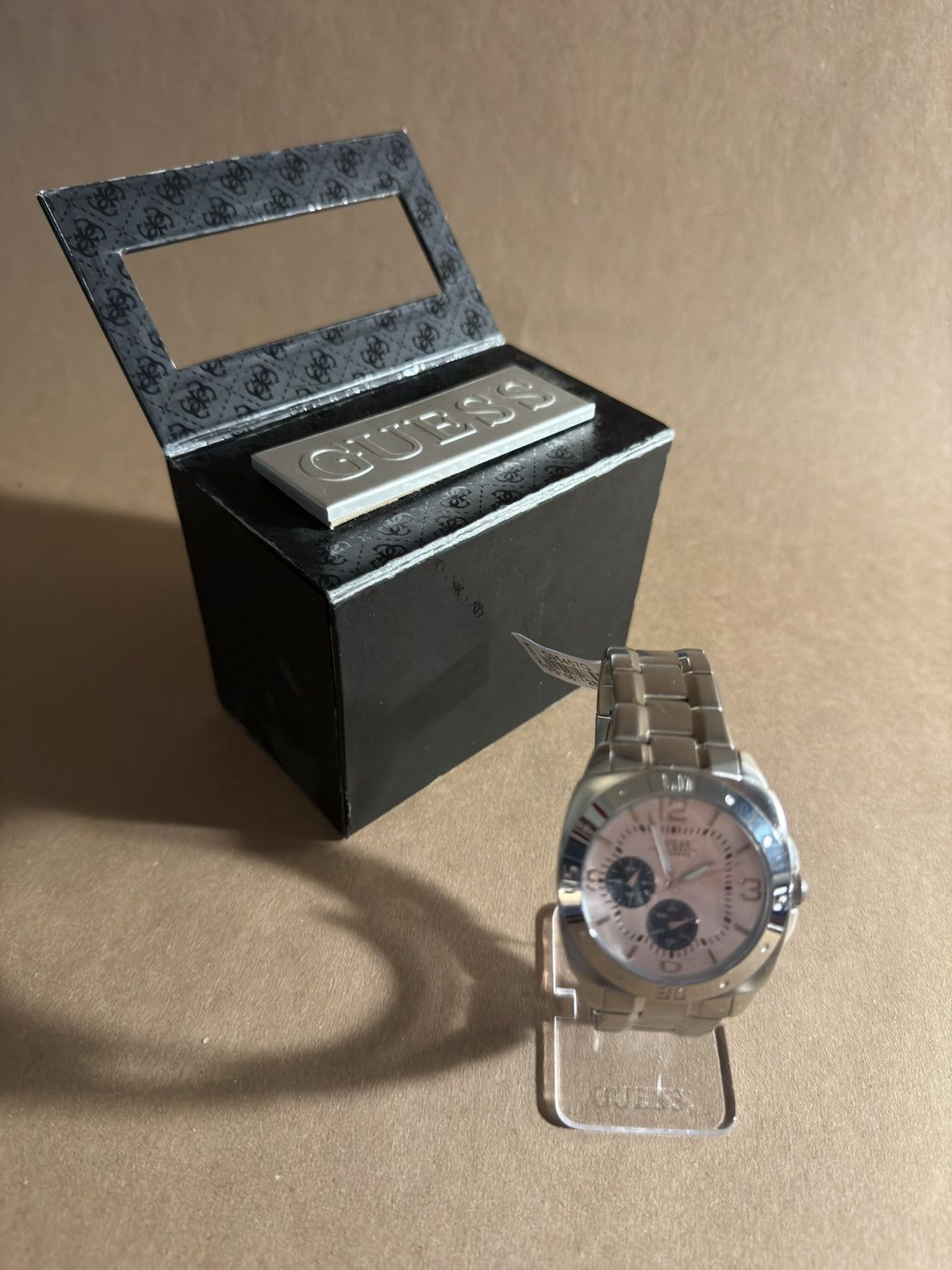 Guess Guess Water Resistant Watch Size 34 - 2 Thumbnail