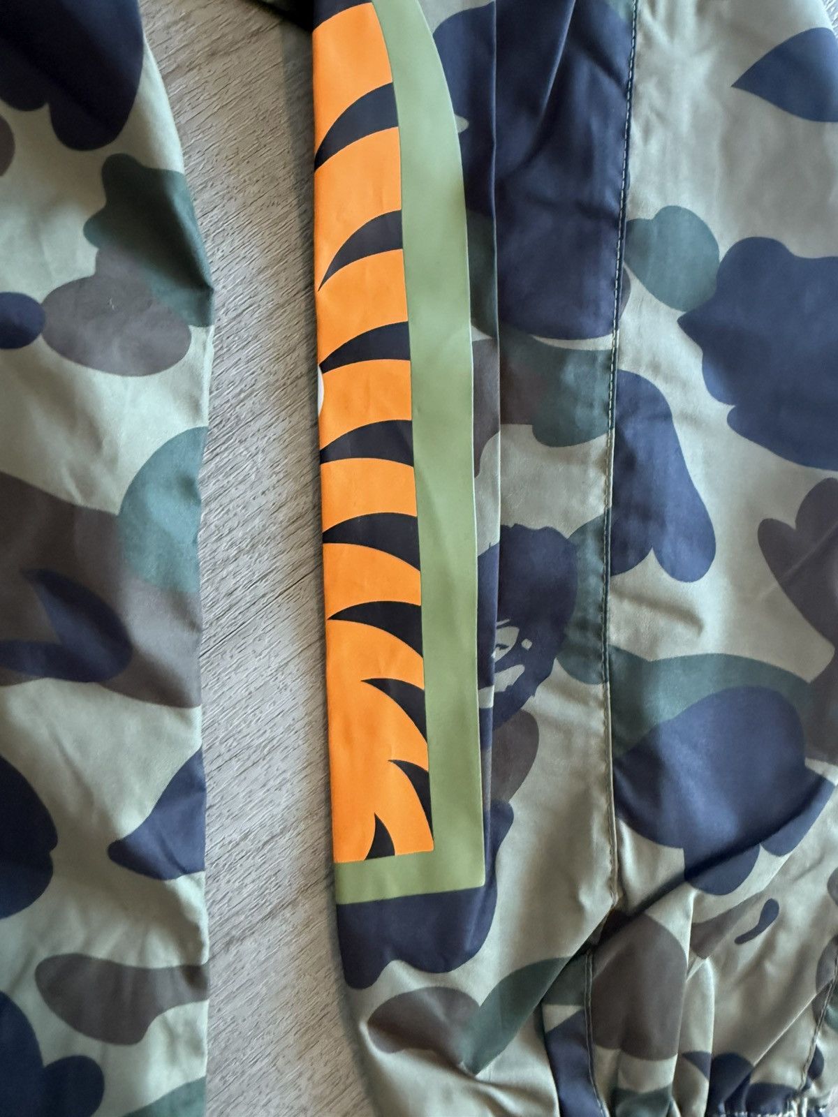Bape Bape Green Camo Shark Windbreaker Size US L / EU 52-54 / 3 - 4 Thumbnail
