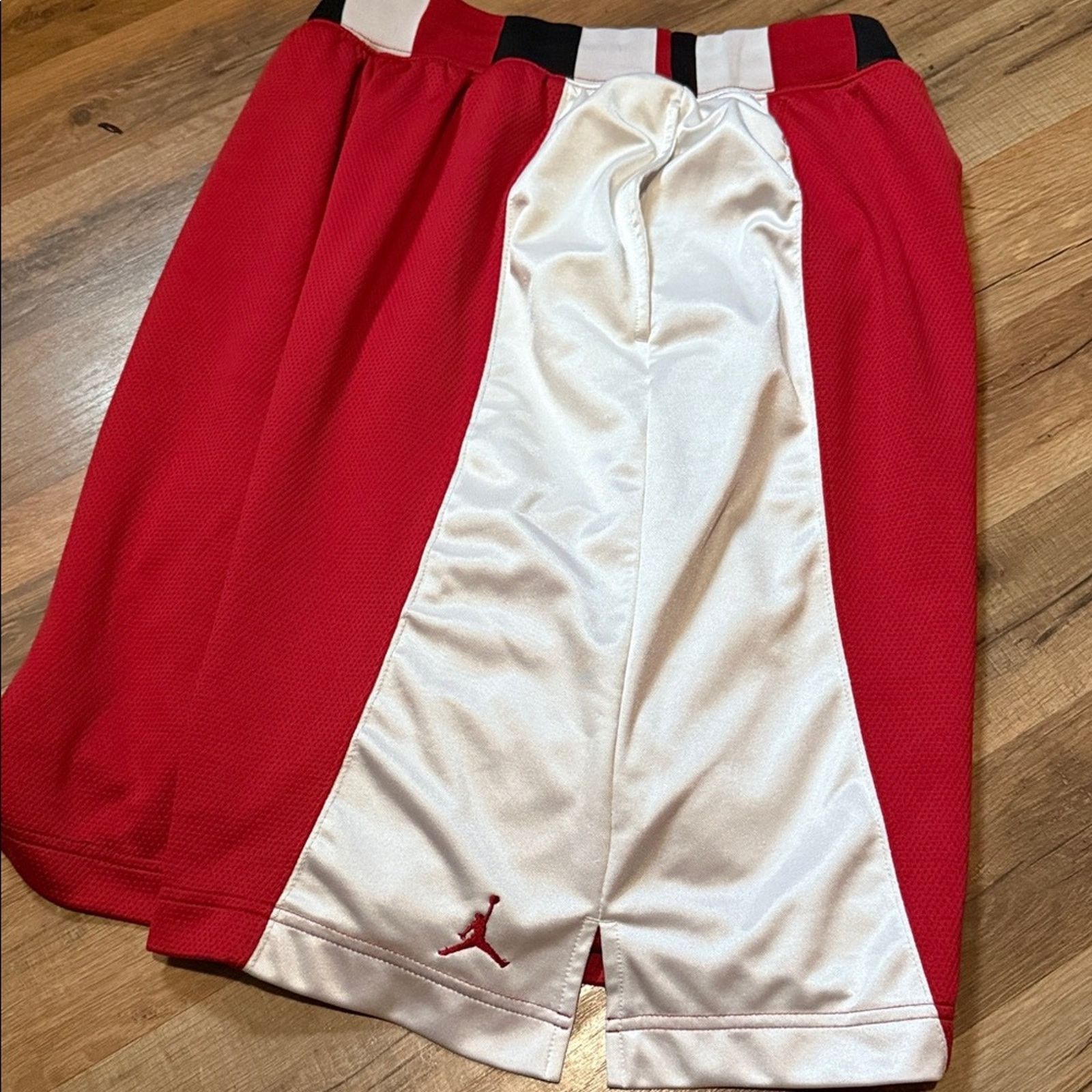 Jordan Brand Y2K Air Jordan Silky Dazzle Shorts Size US 28 / EU 44 - 10 Thumbnail