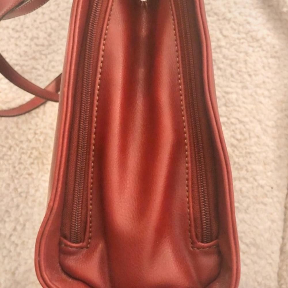 Liz Claiborne medium extendable red bag